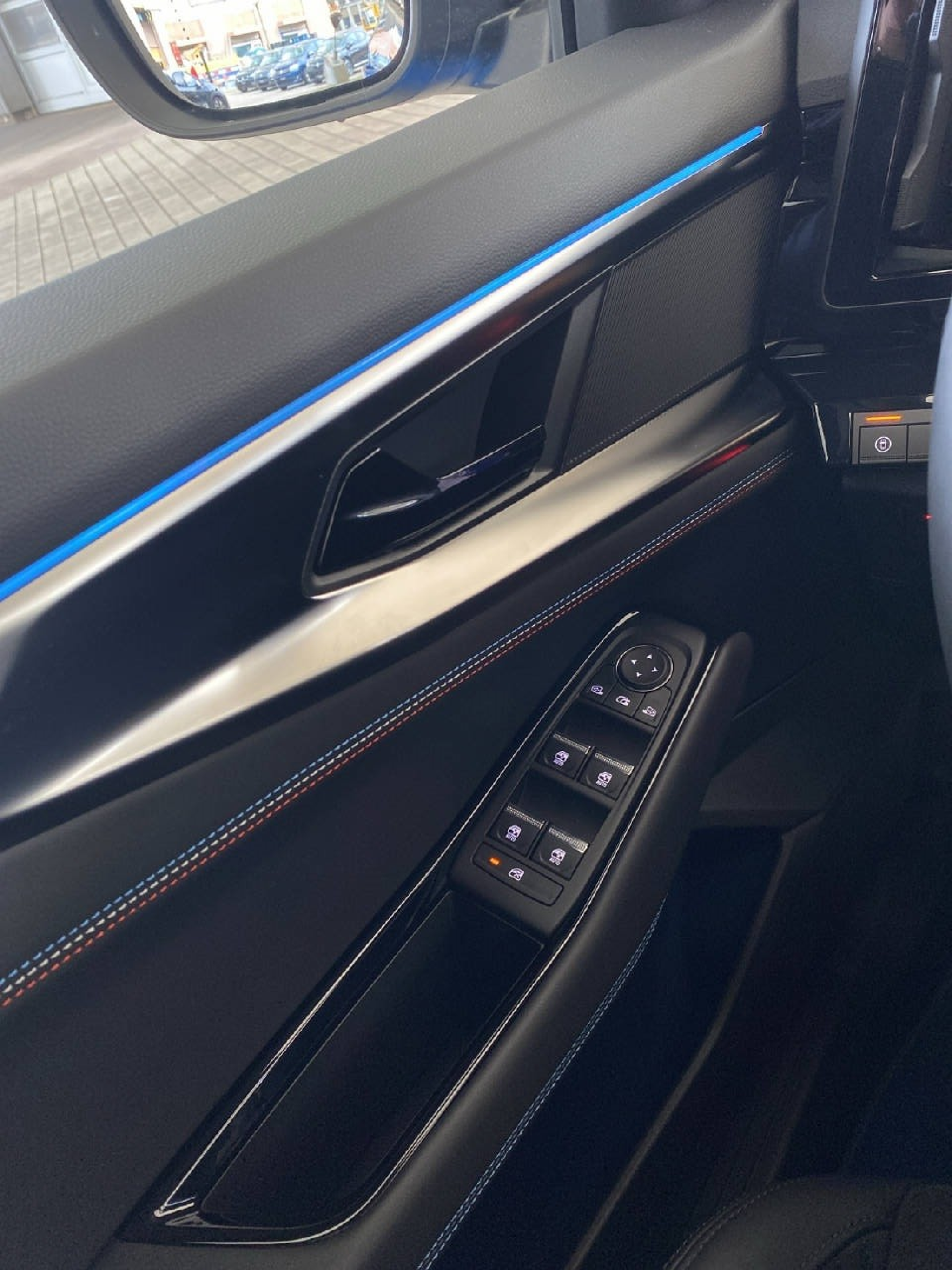 listing desktop thumbnail image 12