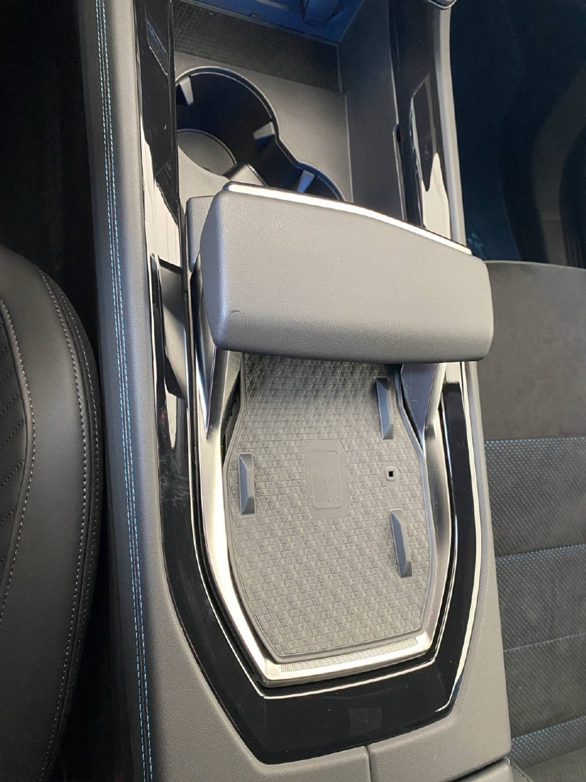 listing desktop thumbnail image 11