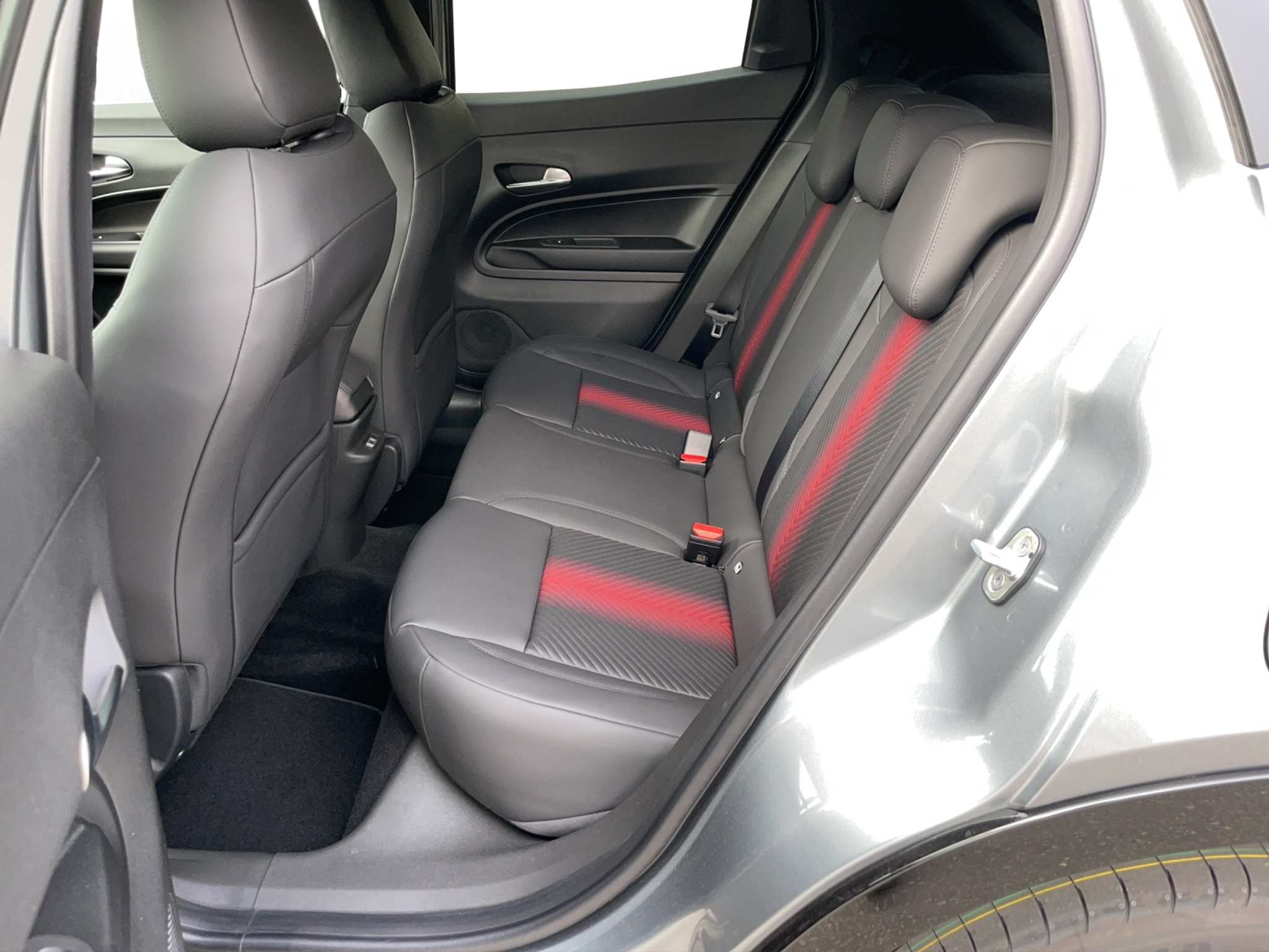 listing desktop thumbnail image 7