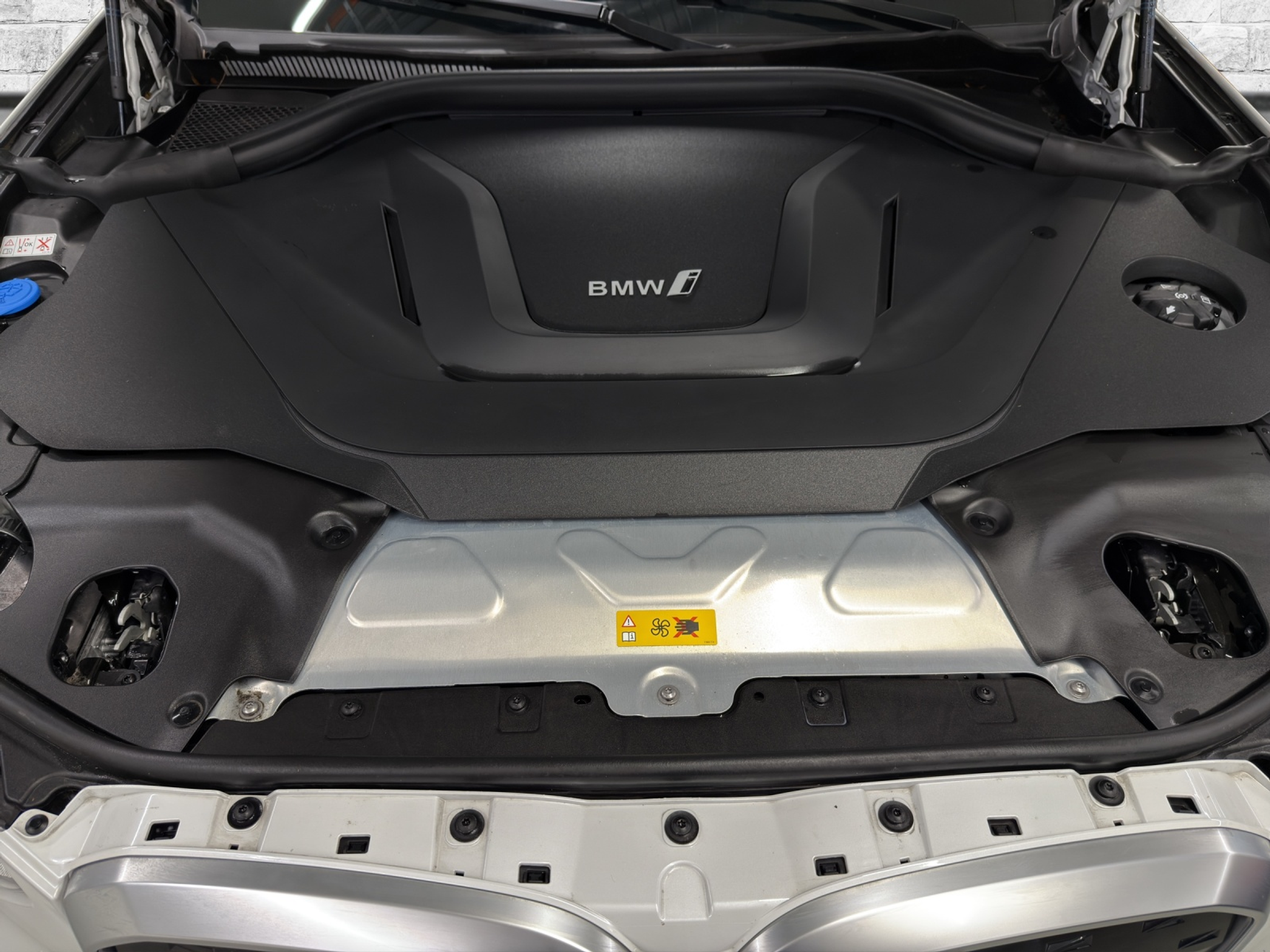 listing desktop thumbnail image 17