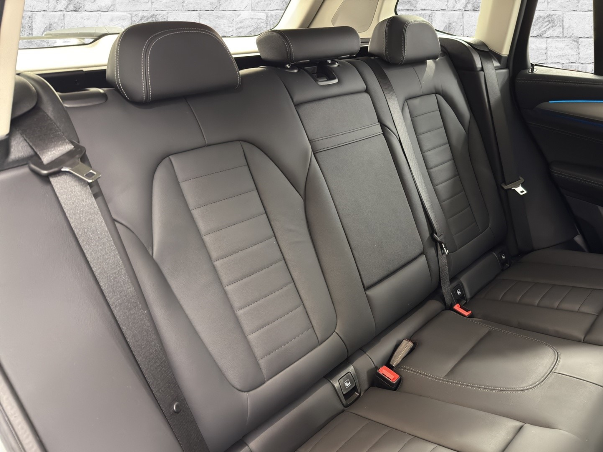 listing desktop thumbnail image 15