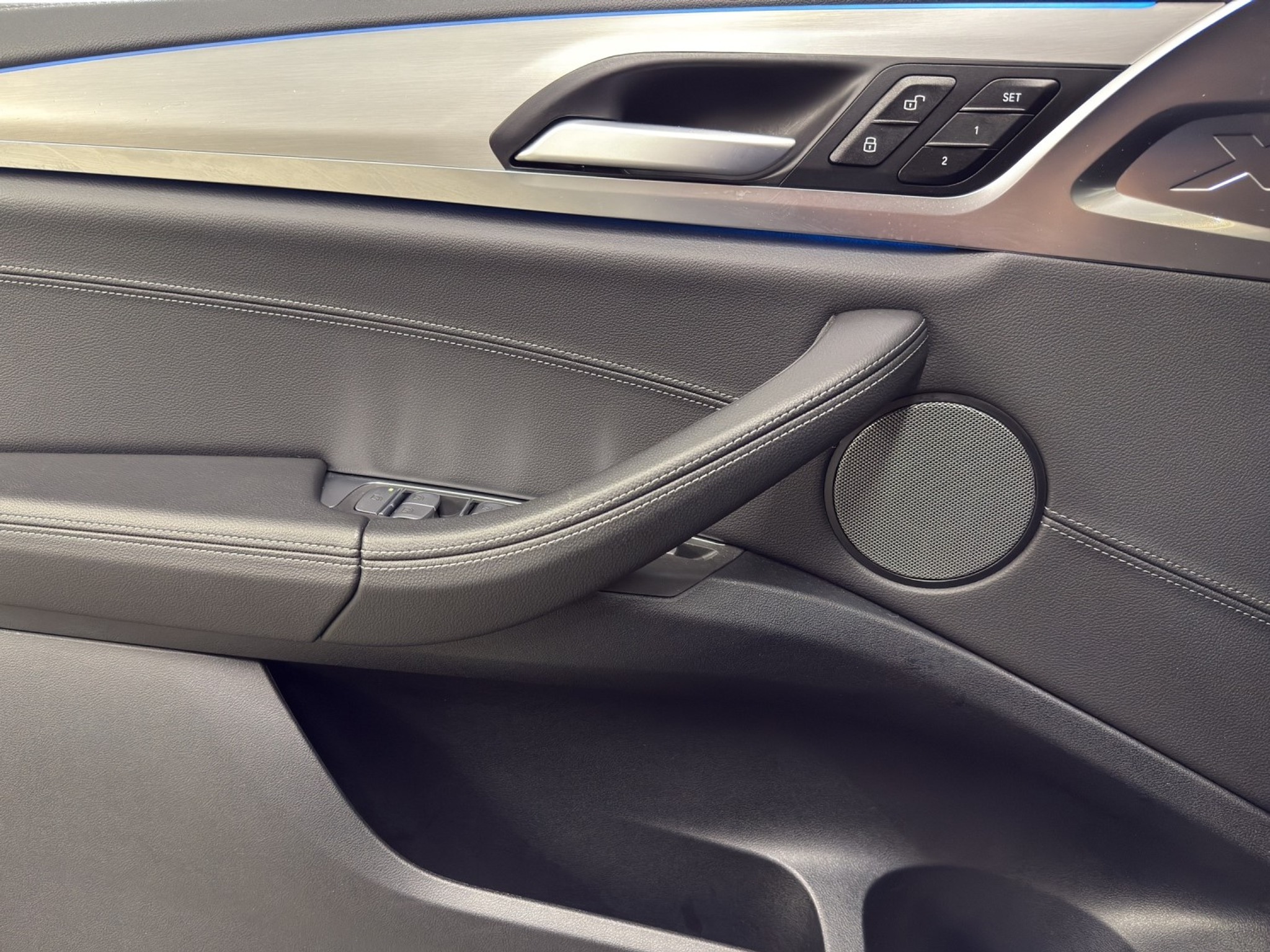 listing desktop thumbnail image 11