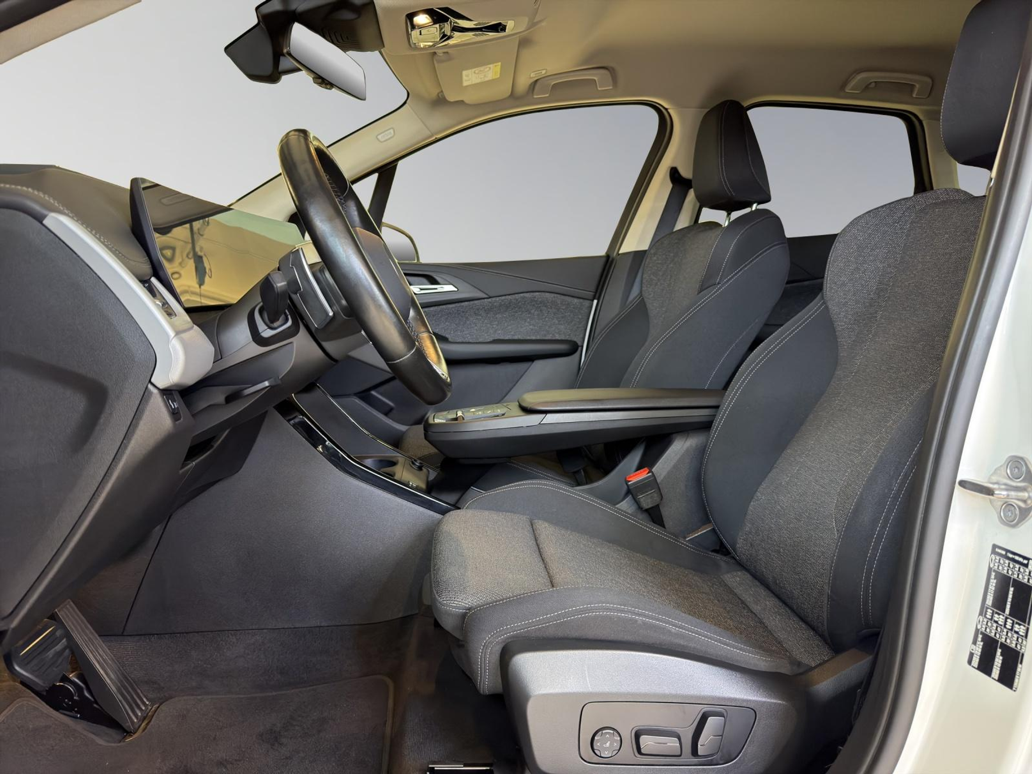 listing desktop thumbnail image 11