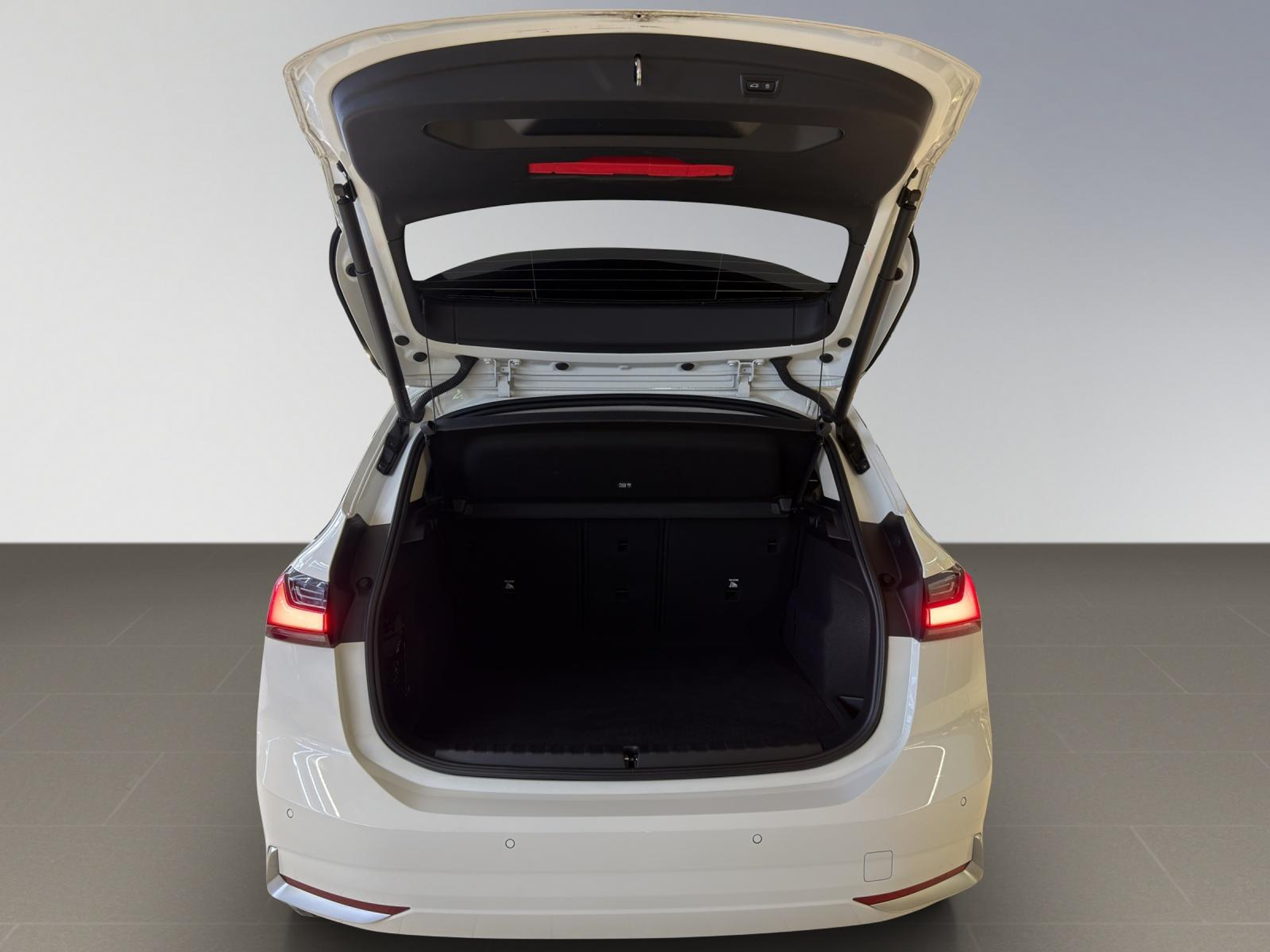 listing desktop thumbnail image 17