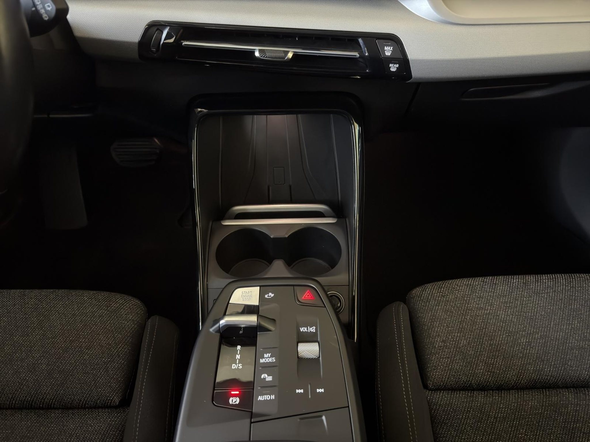 listing desktop thumbnail image 15