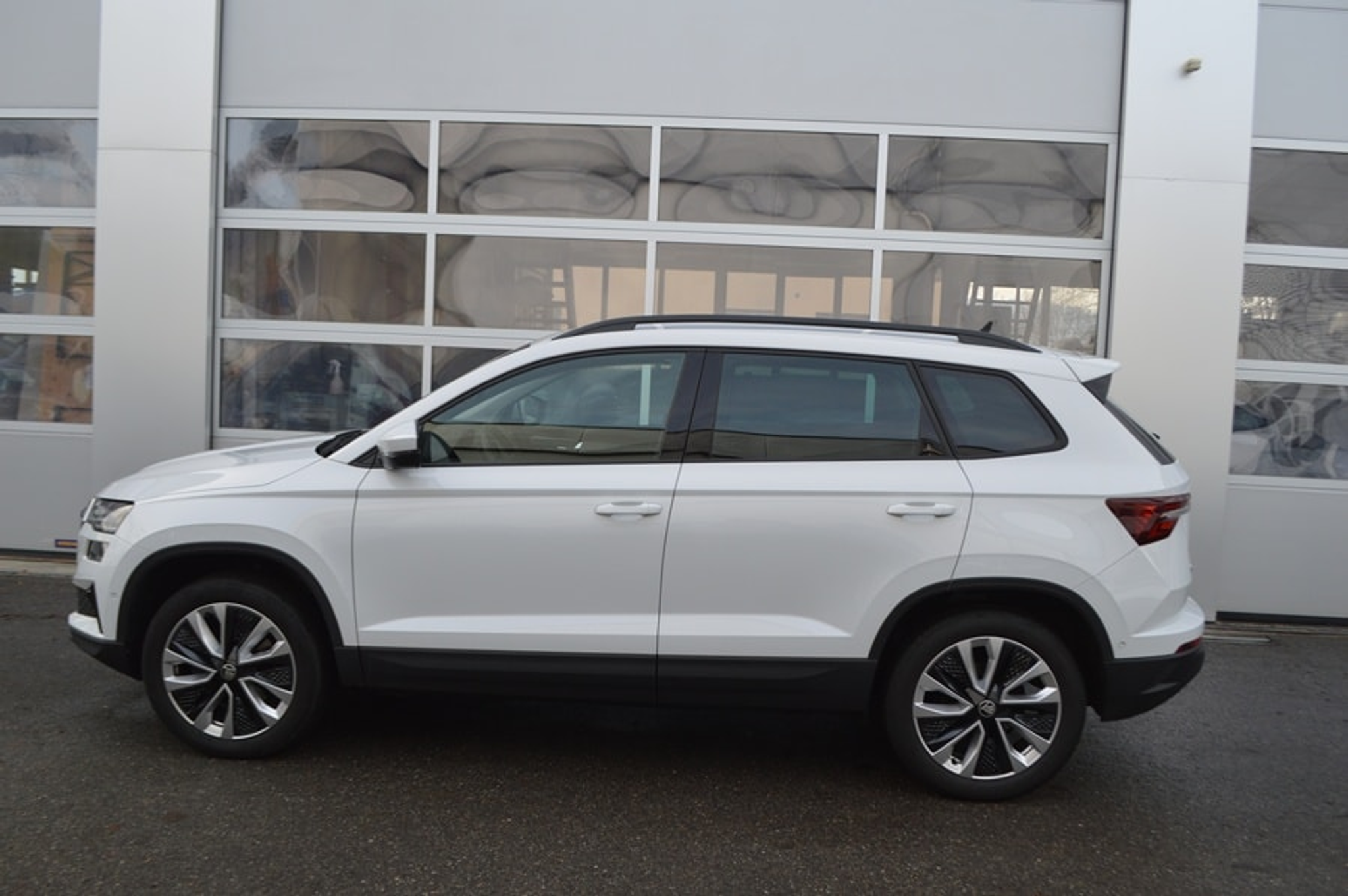 listing desktop thumbnail image 12