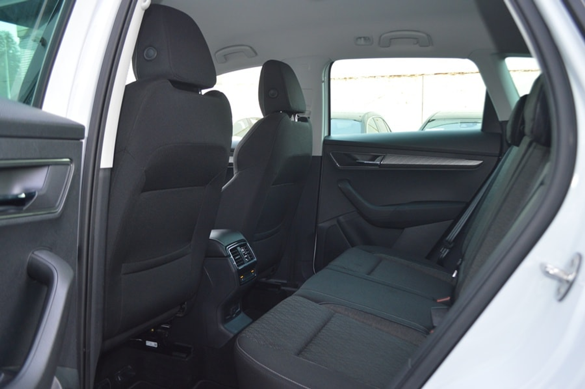 listing desktop thumbnail image 5