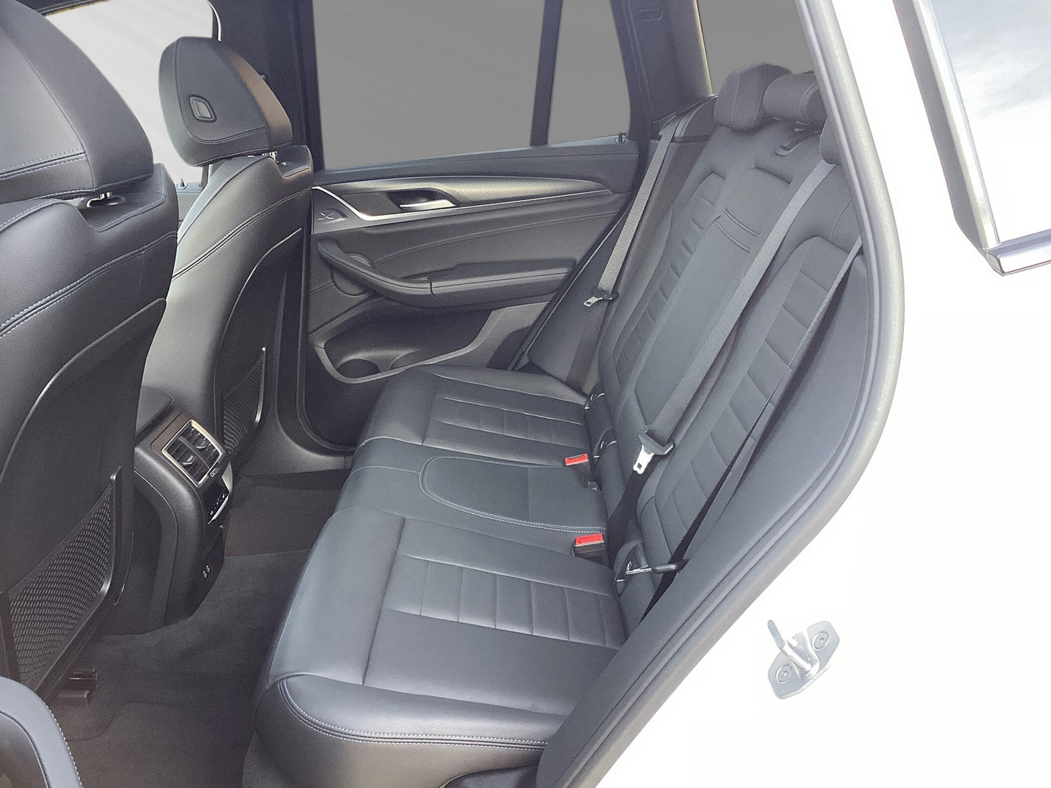 listing desktop thumbnail image 7