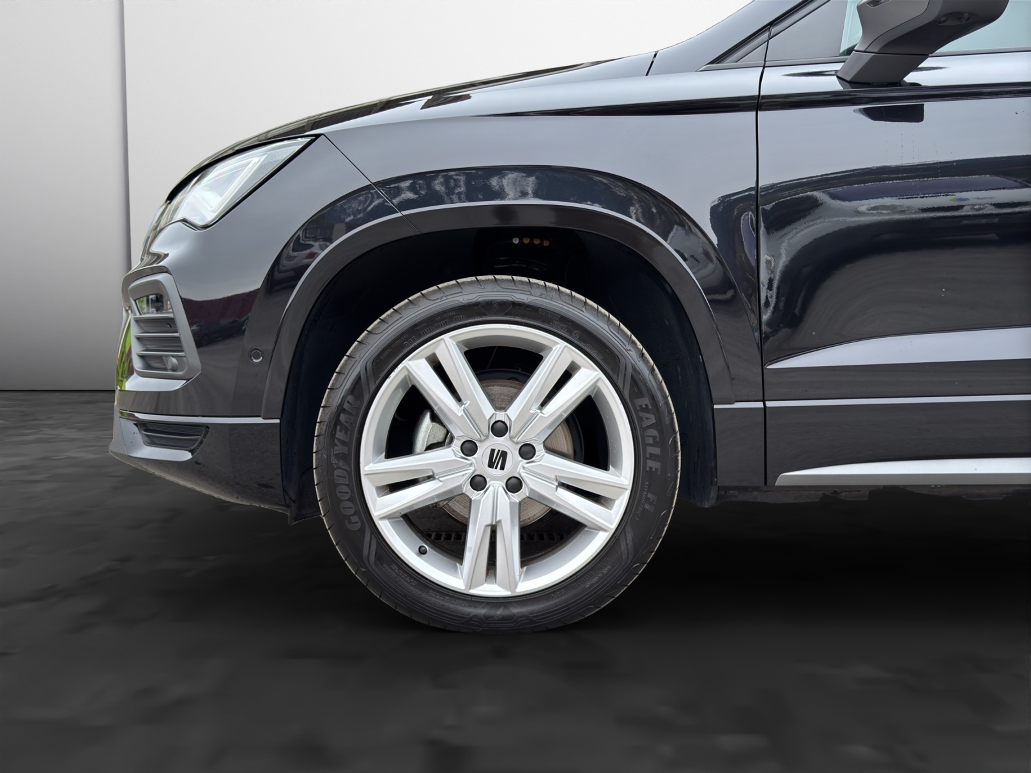 listing desktop thumbnail image 14