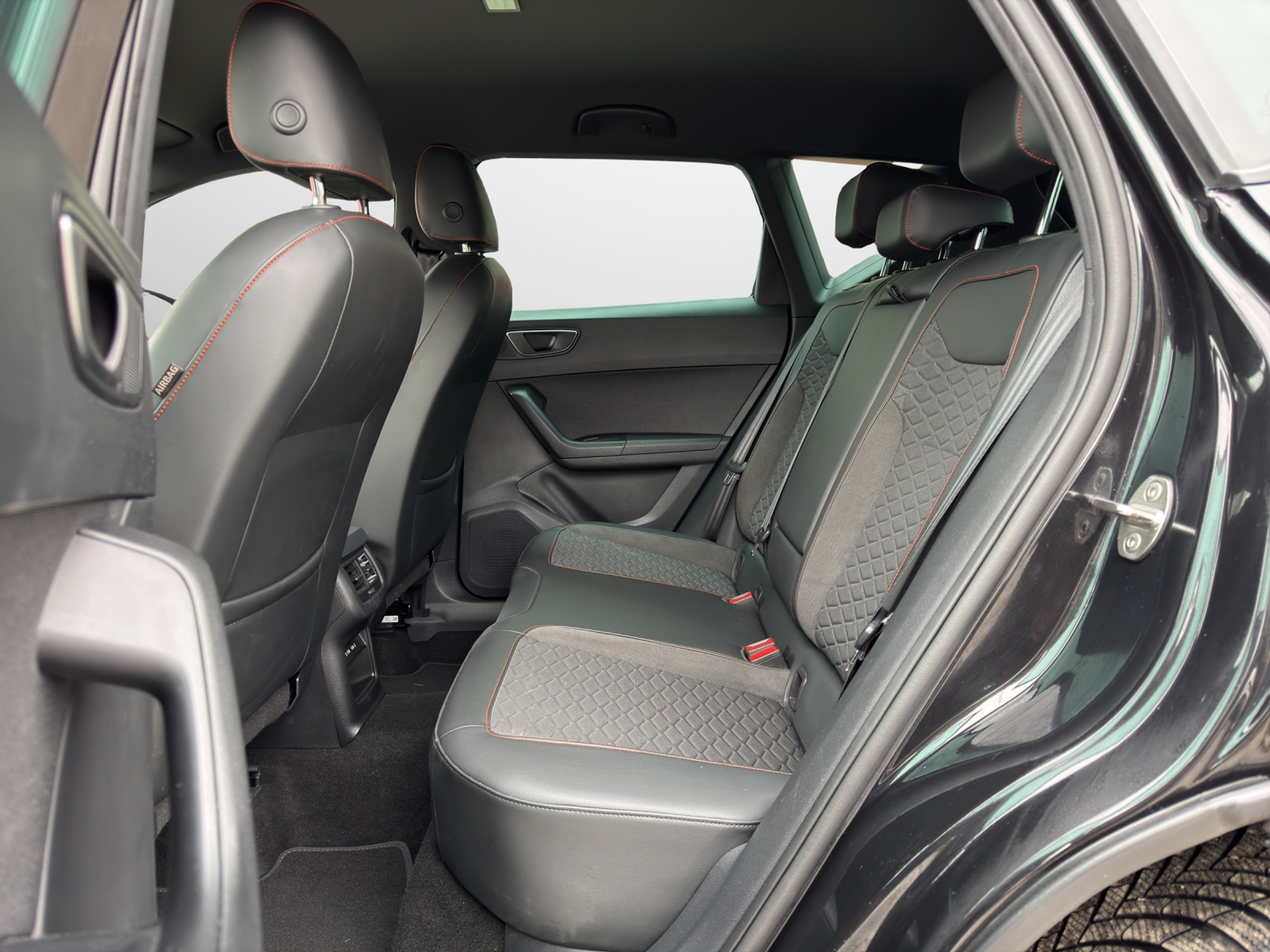 listing desktop thumbnail image 5