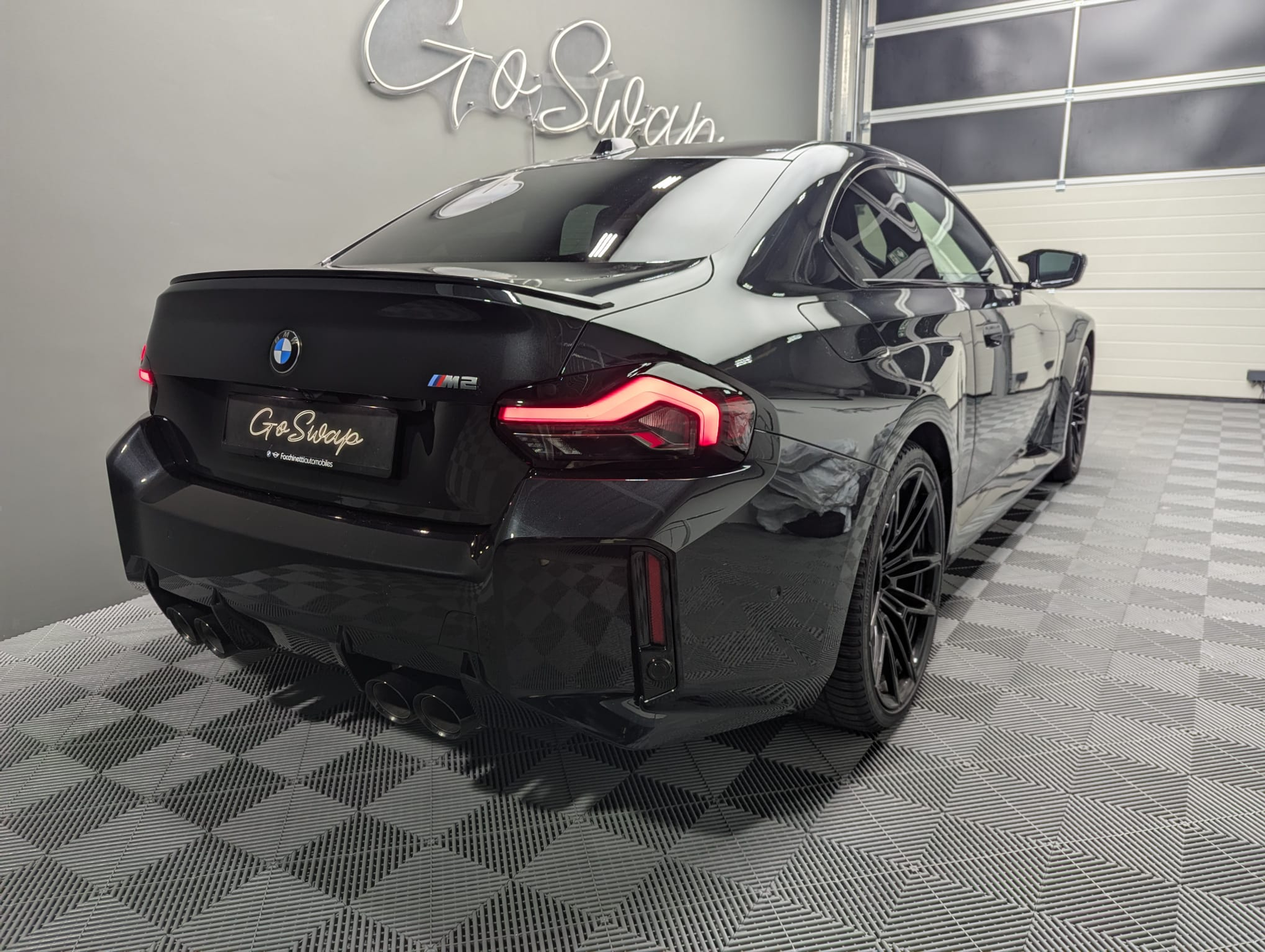 listing desktop thumbnail image 1