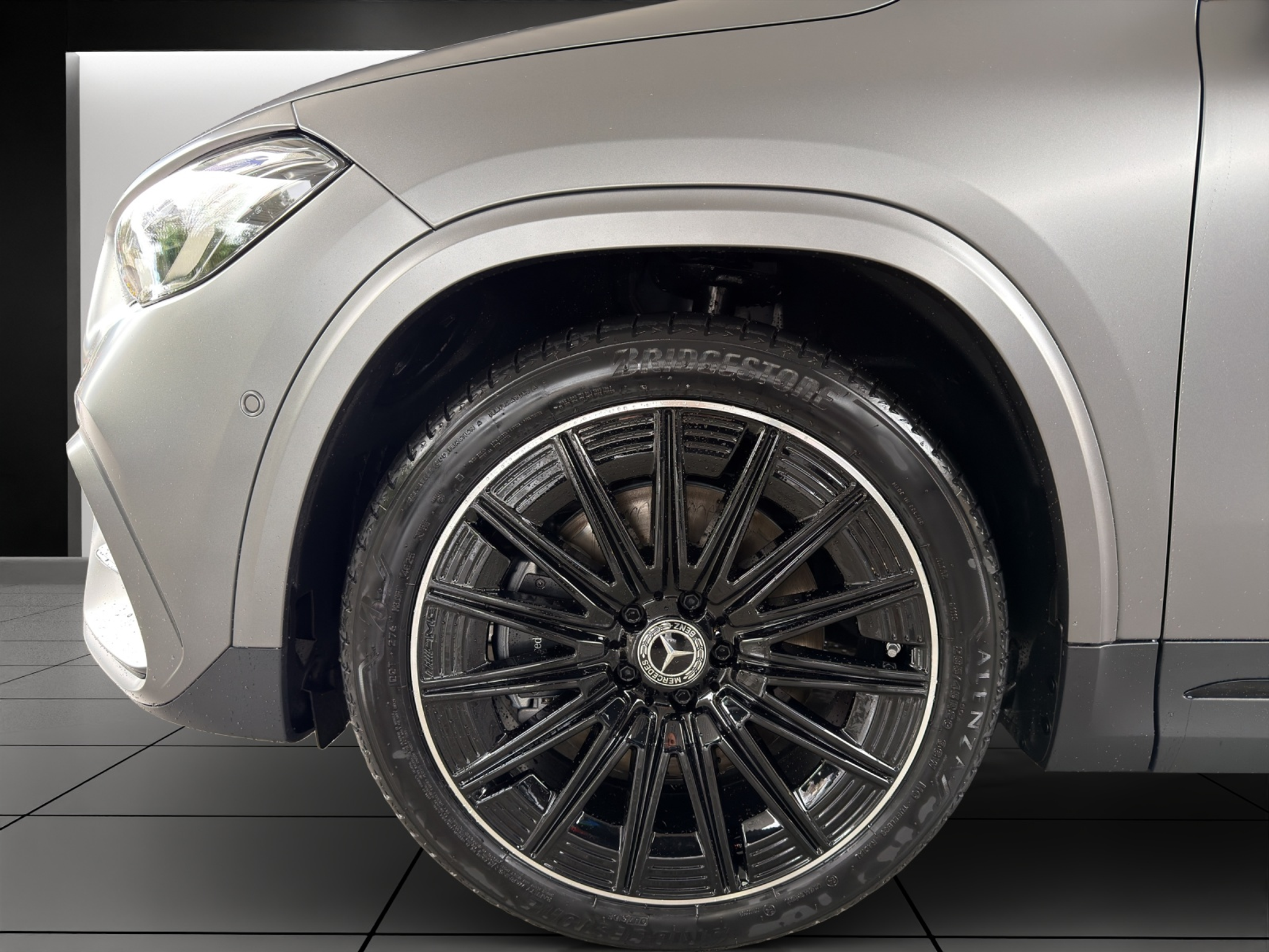 listing desktop thumbnail image 5