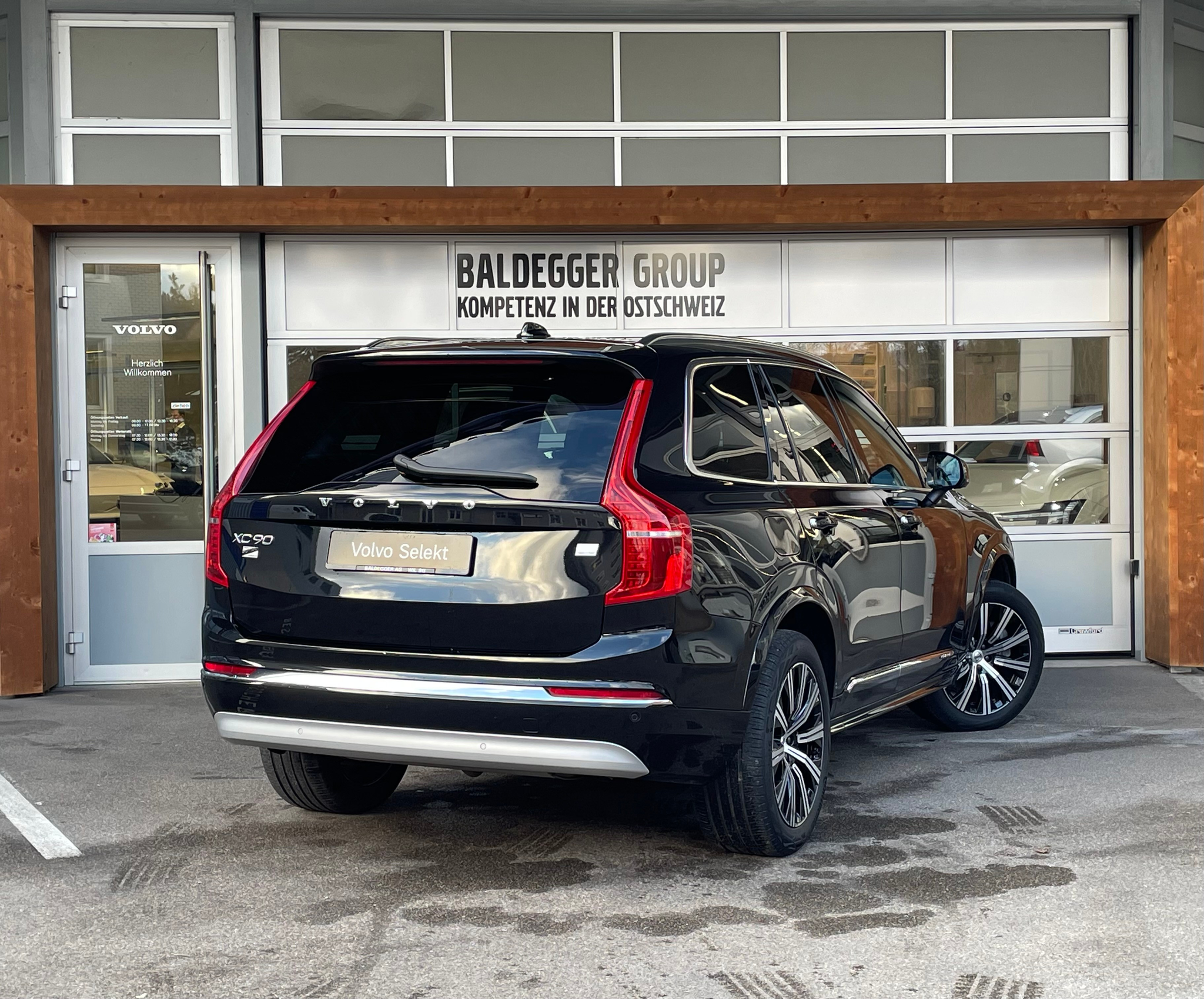 listing desktop thumbnail image 2