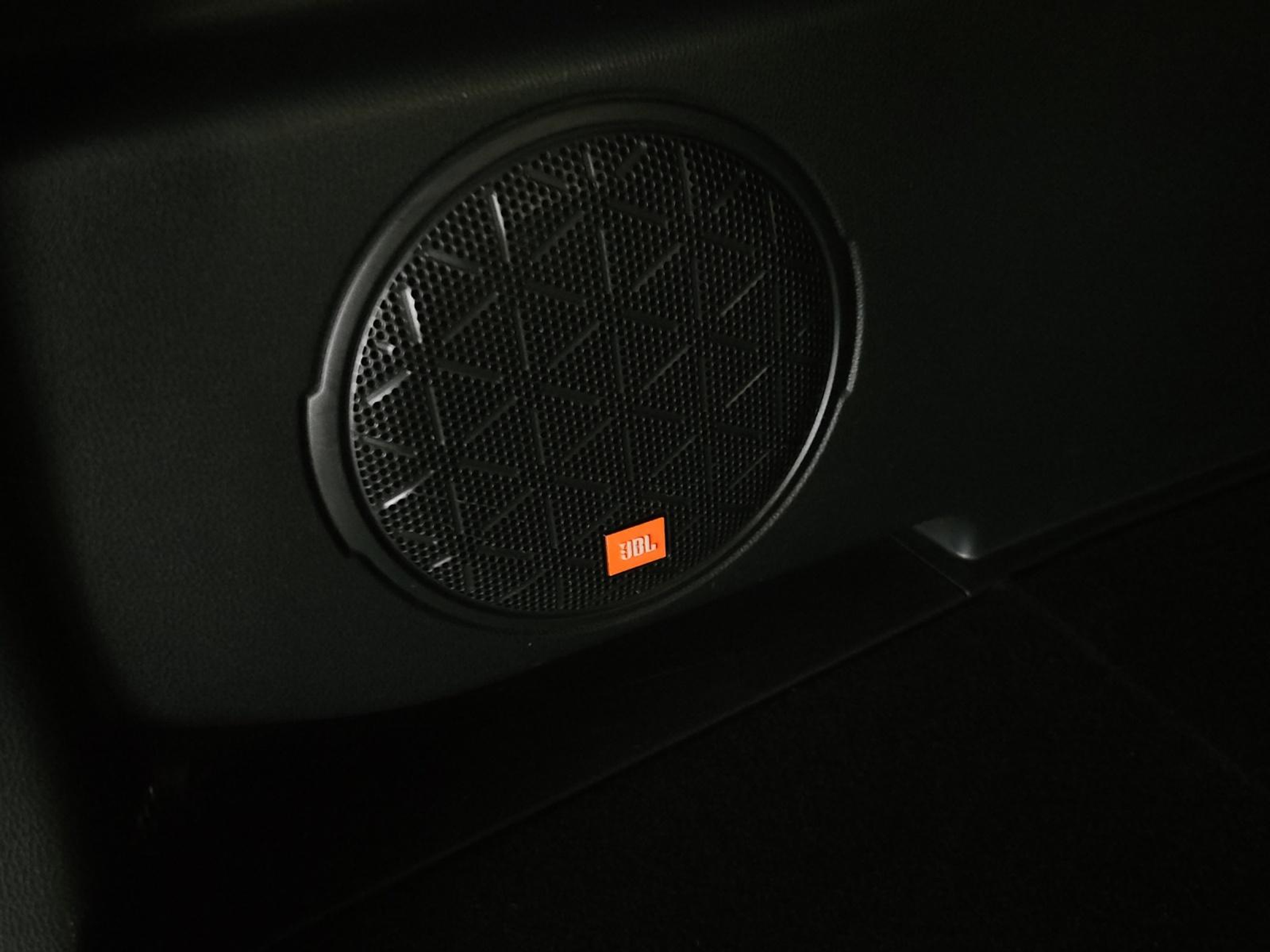 listing desktop thumbnail image 20