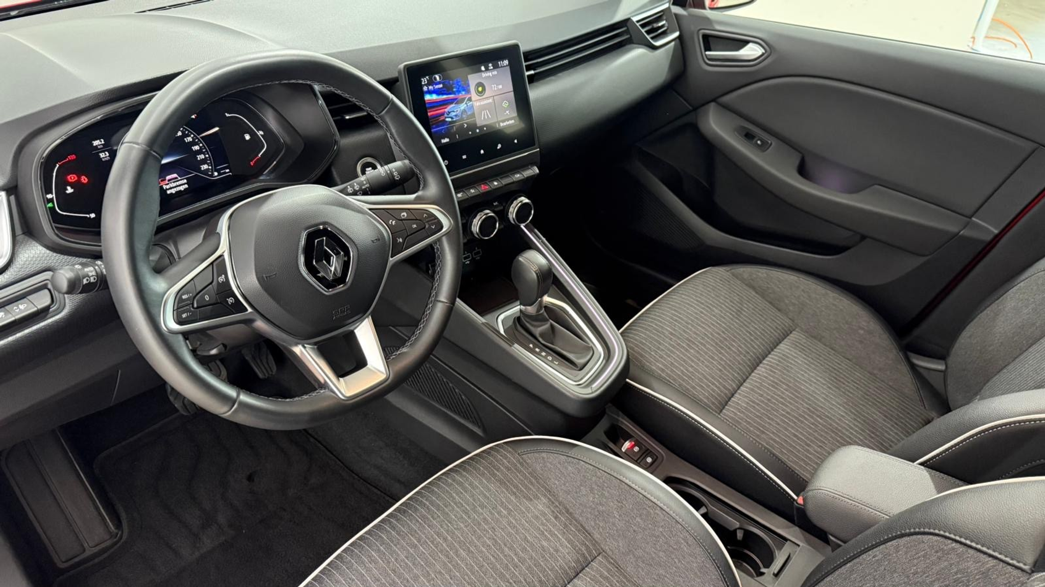 listing desktop thumbnail image 3