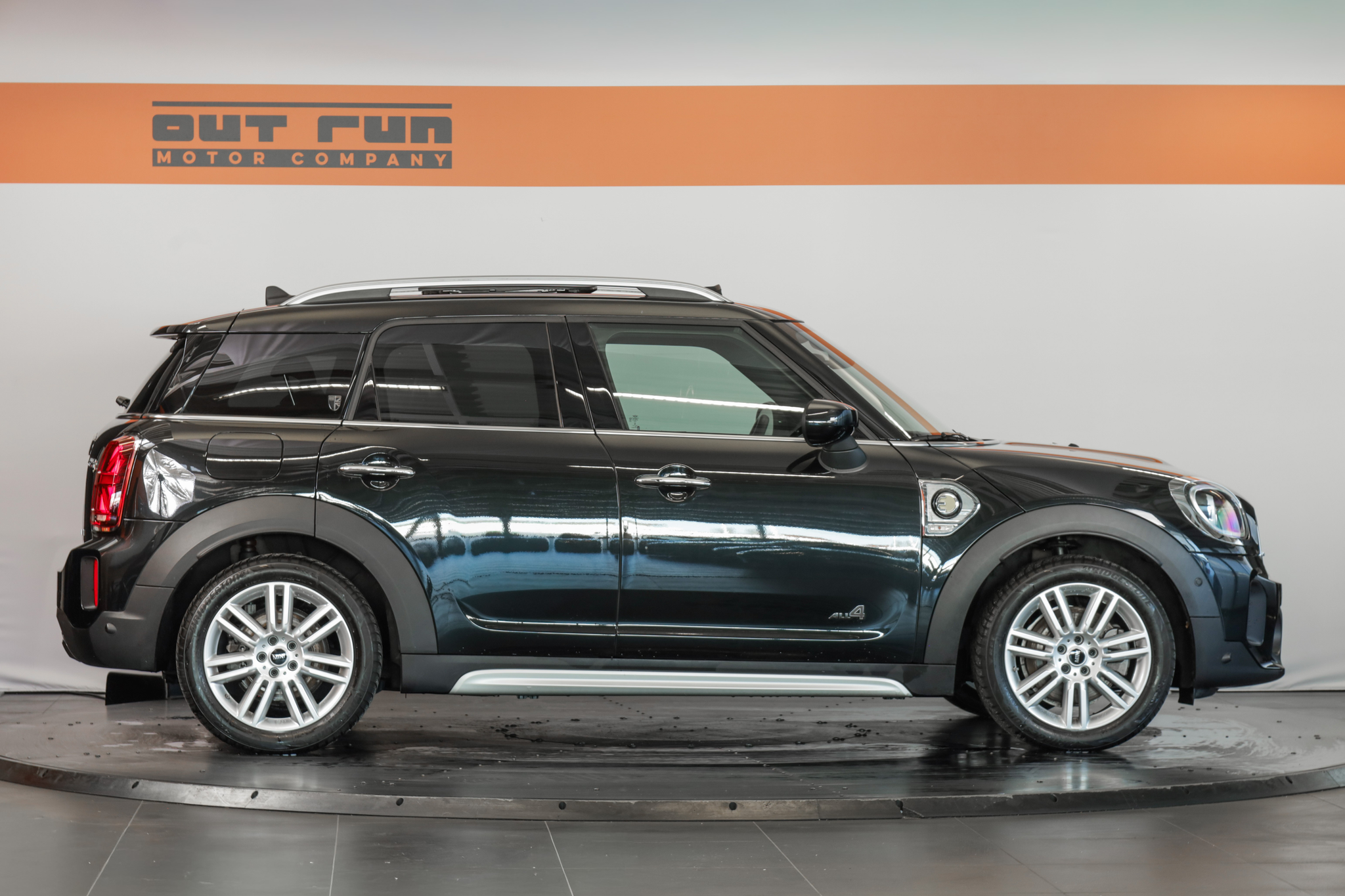 listing desktop thumbnail image 4