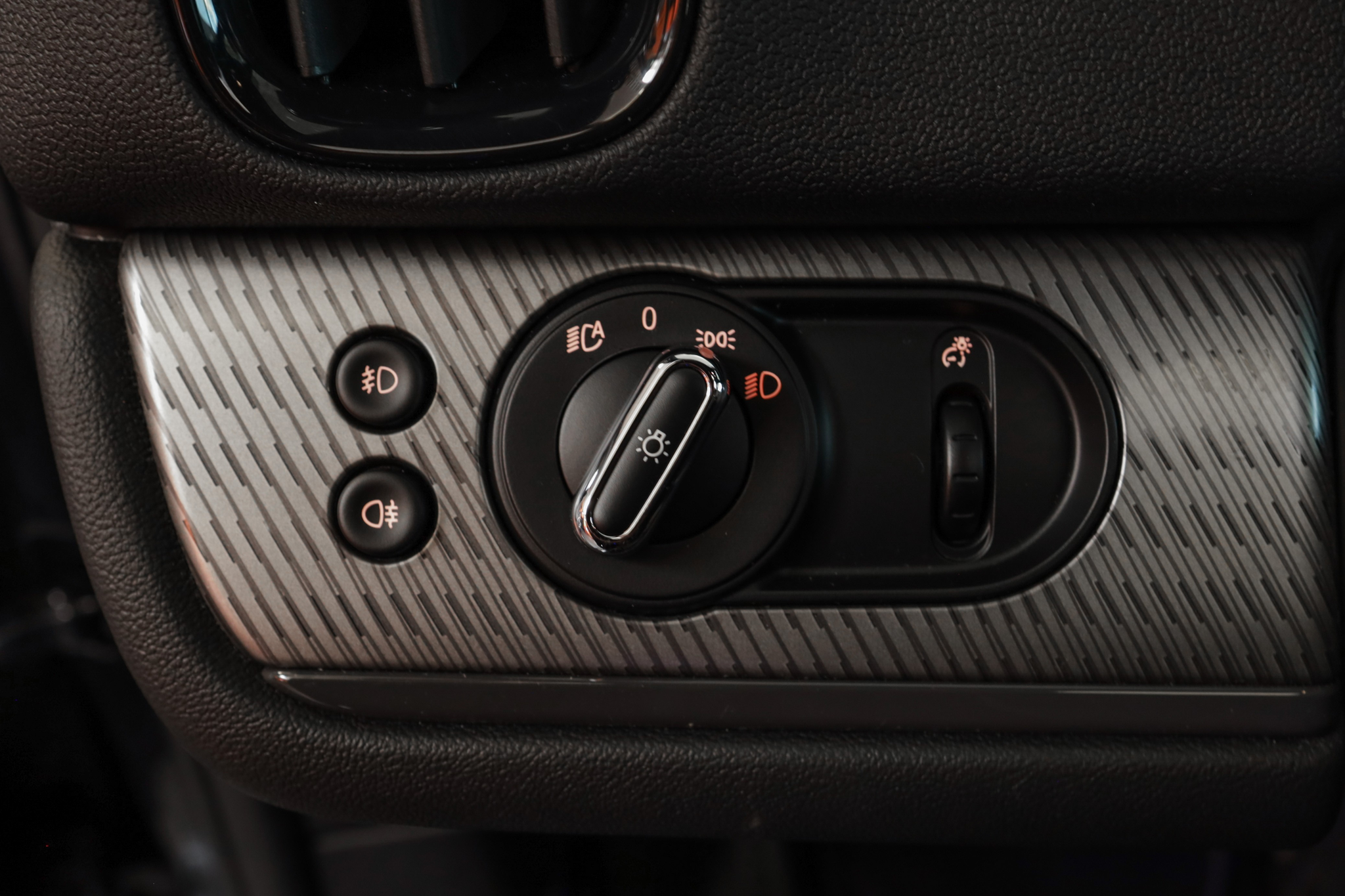 listing desktop thumbnail image 18