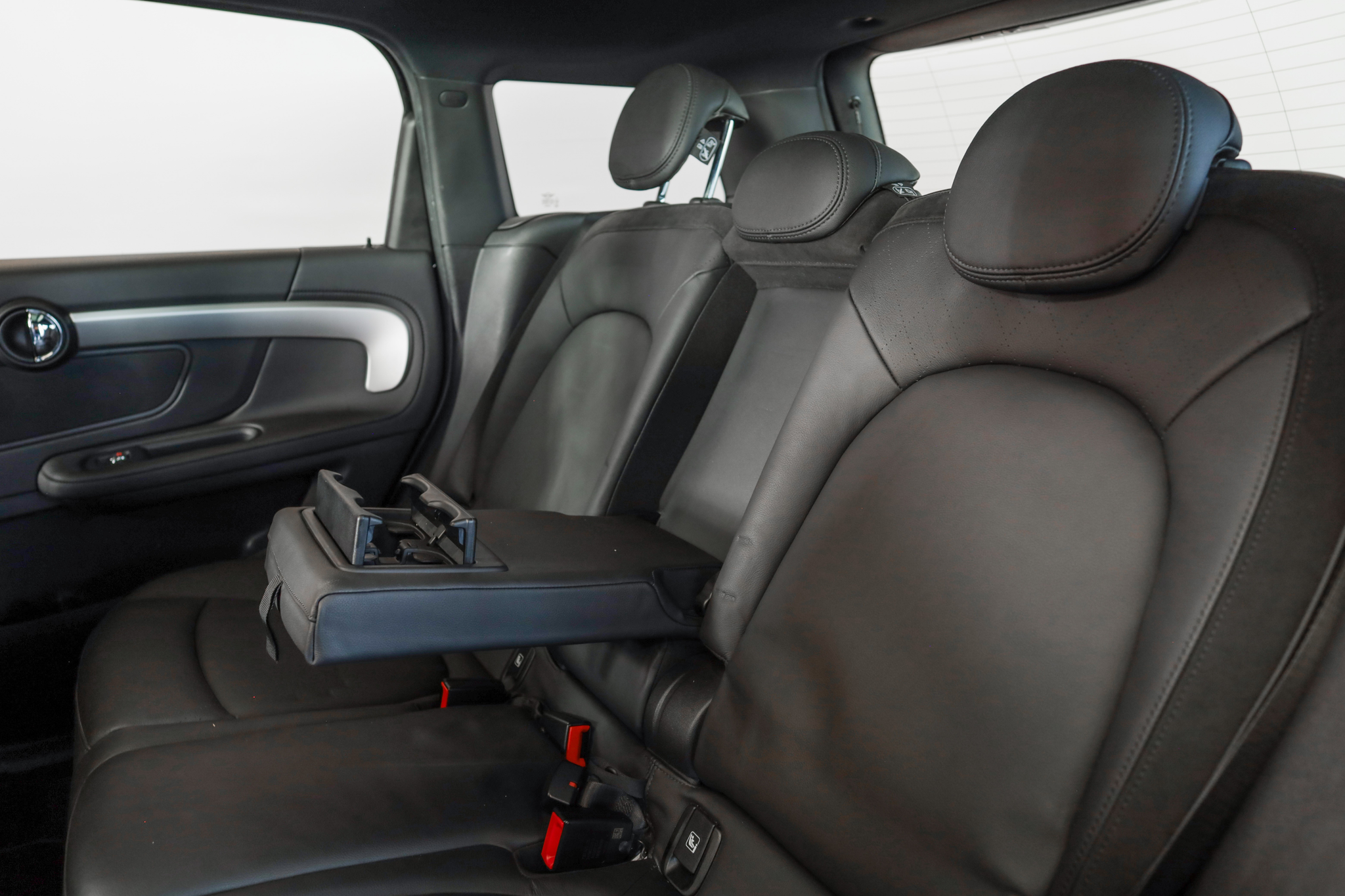 listing desktop thumbnail image 8