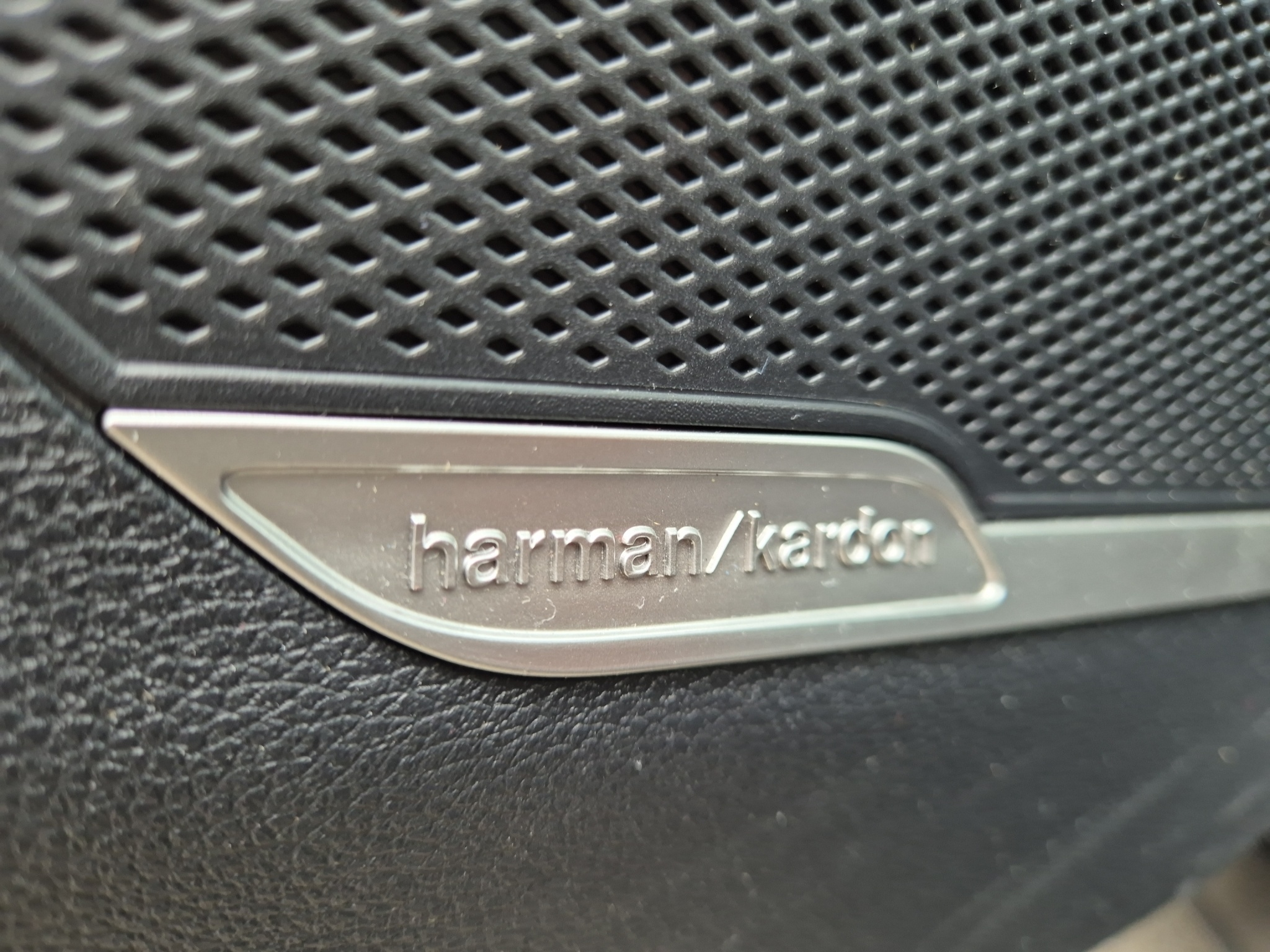 listing desktop thumbnail image 13