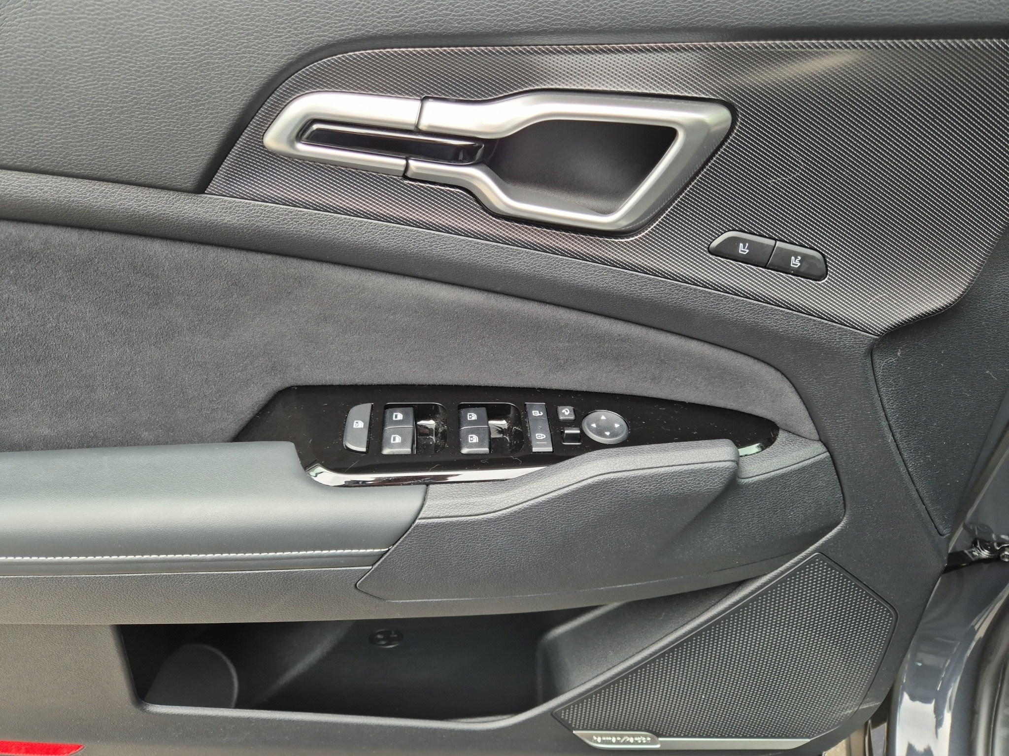 listing desktop thumbnail image 12