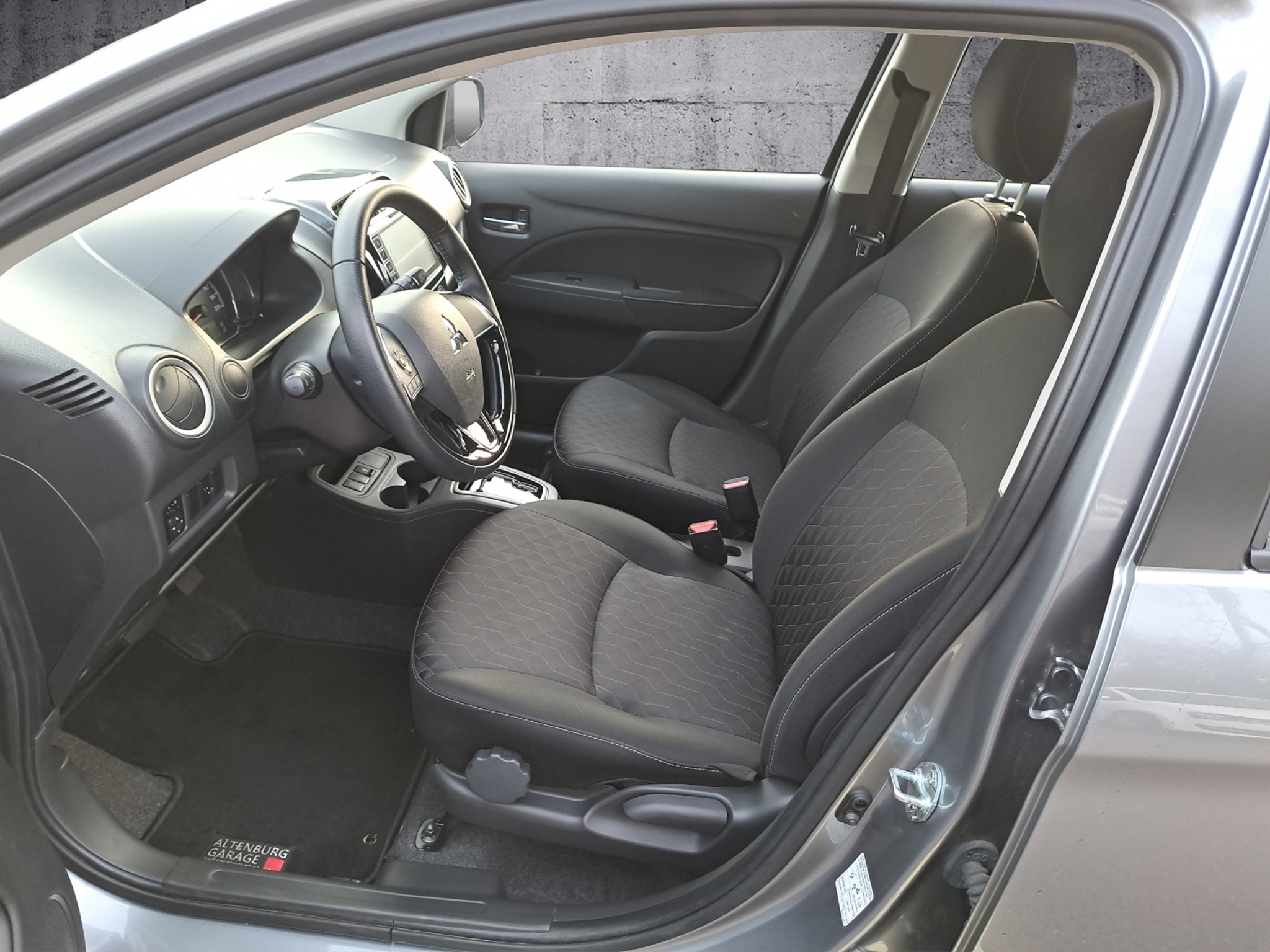 listing desktop thumbnail image 9