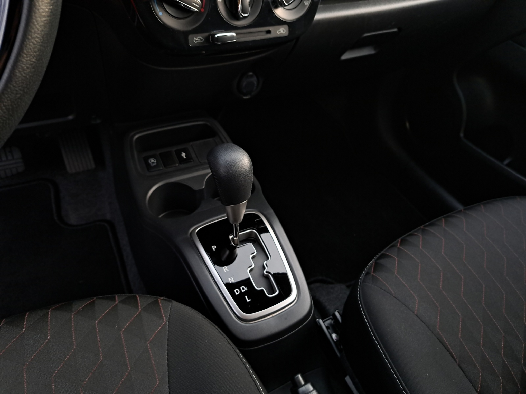 listing desktop thumbnail image 12