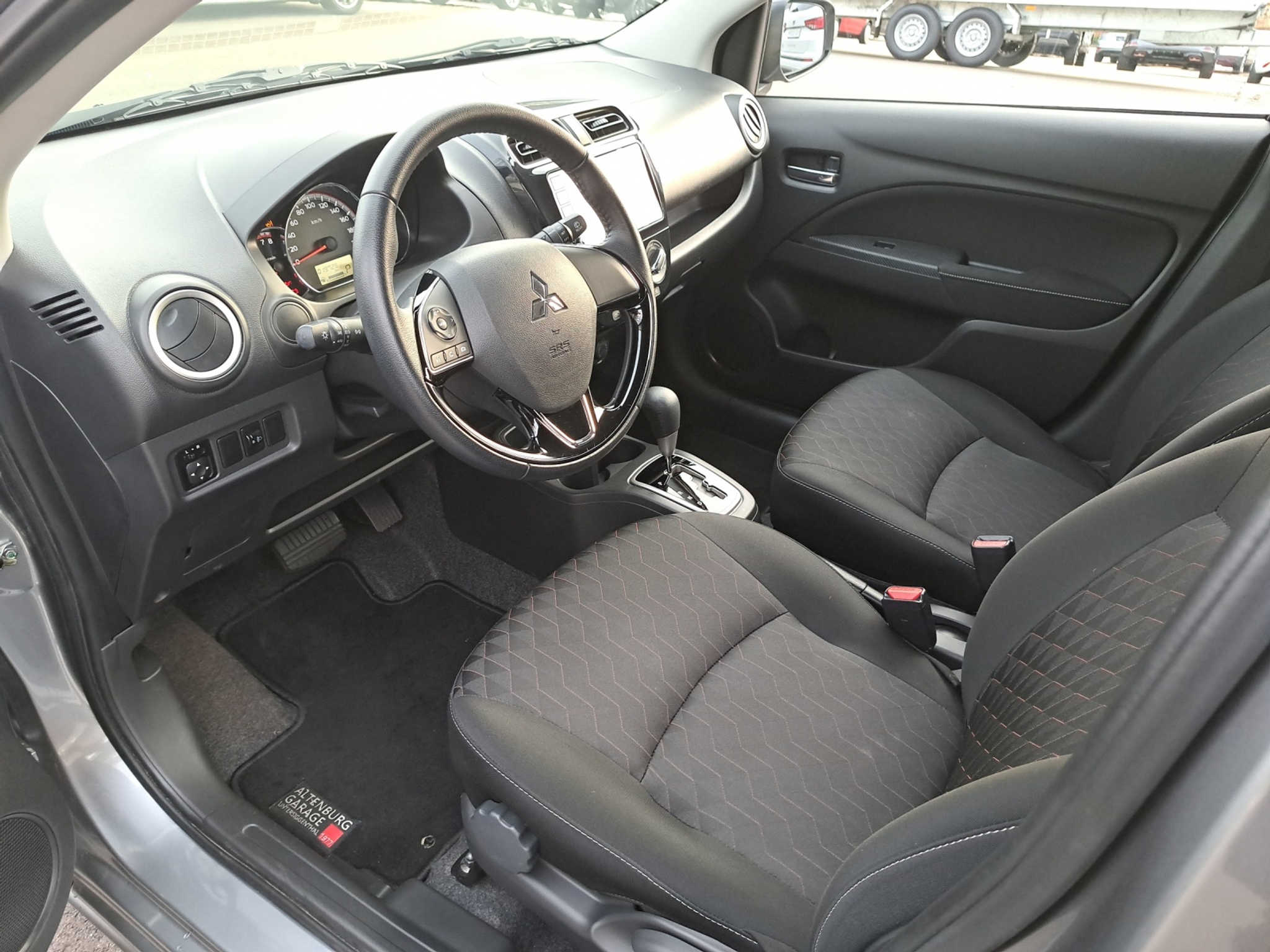 listing desktop thumbnail image 11