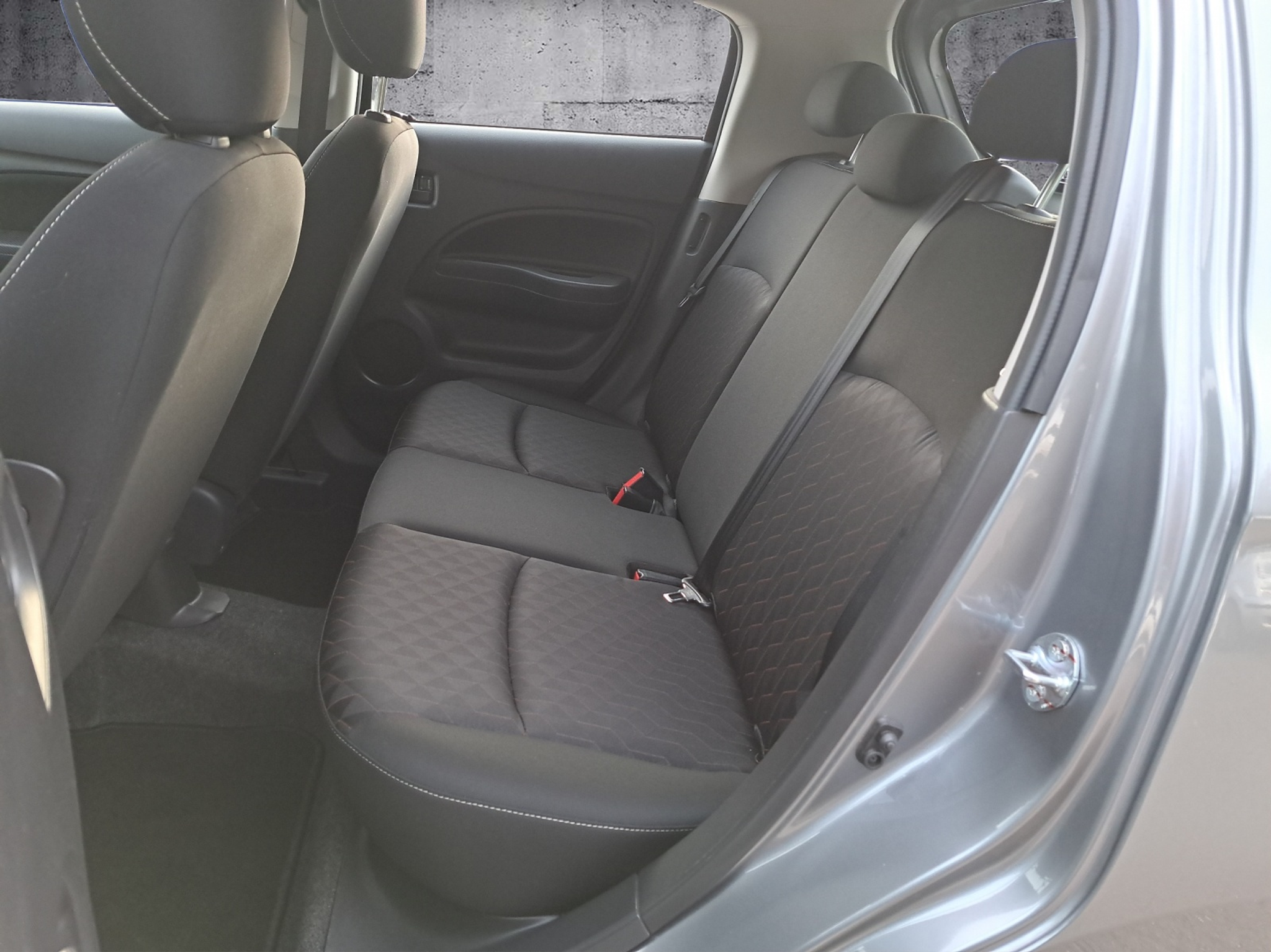 listing desktop thumbnail image 15