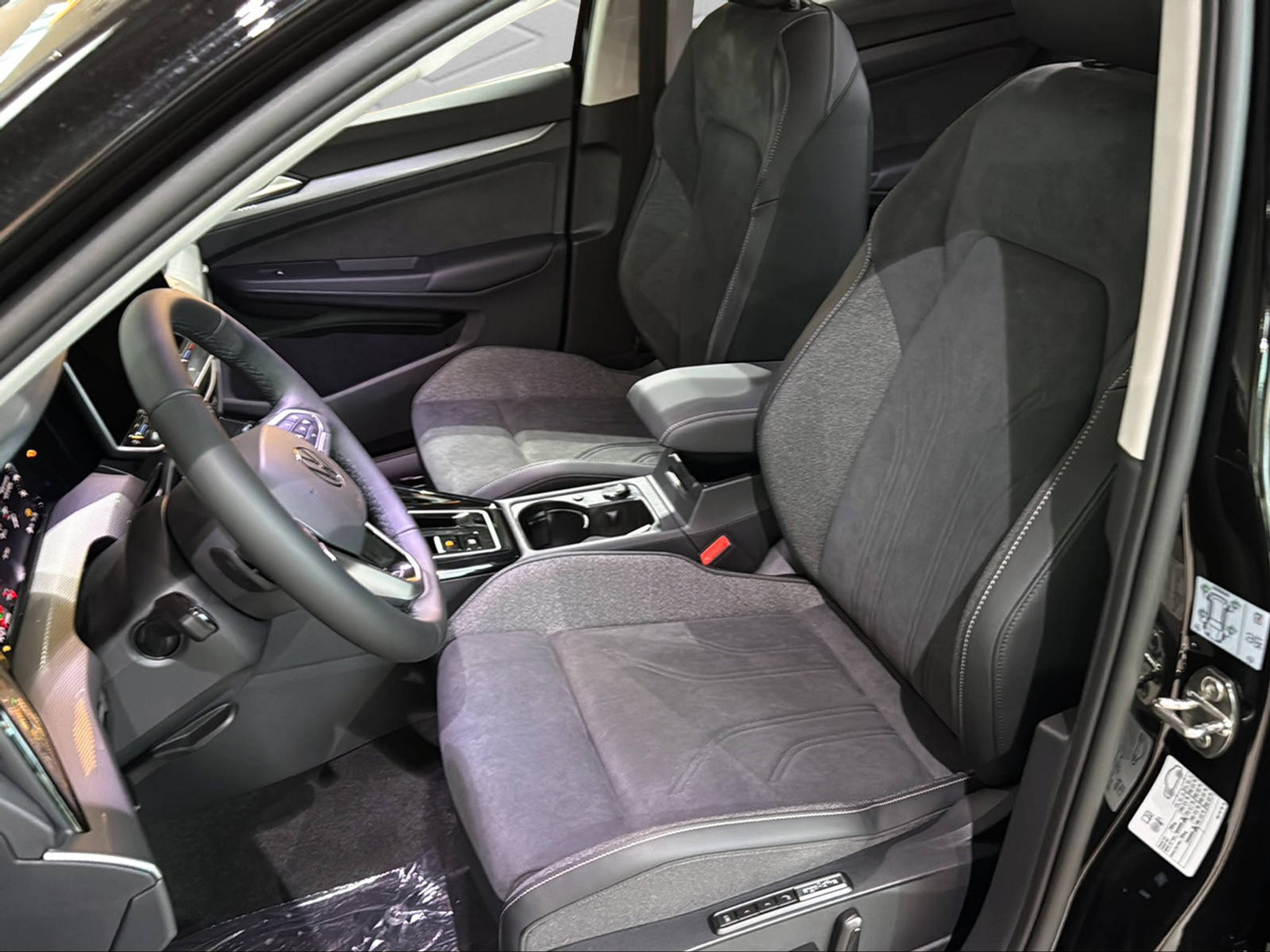 listing desktop thumbnail image 6