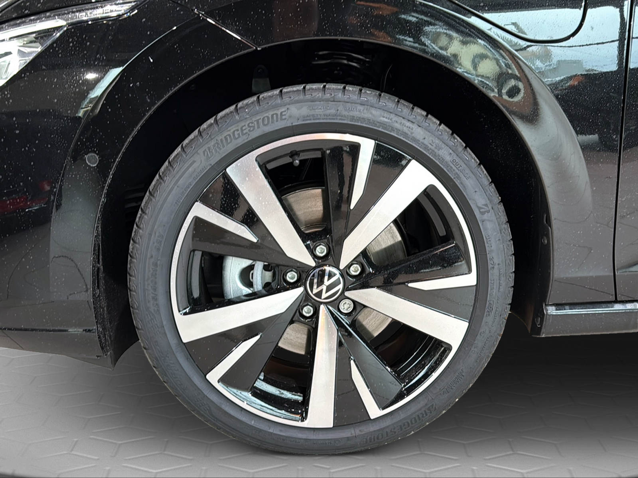 listing desktop thumbnail image 5