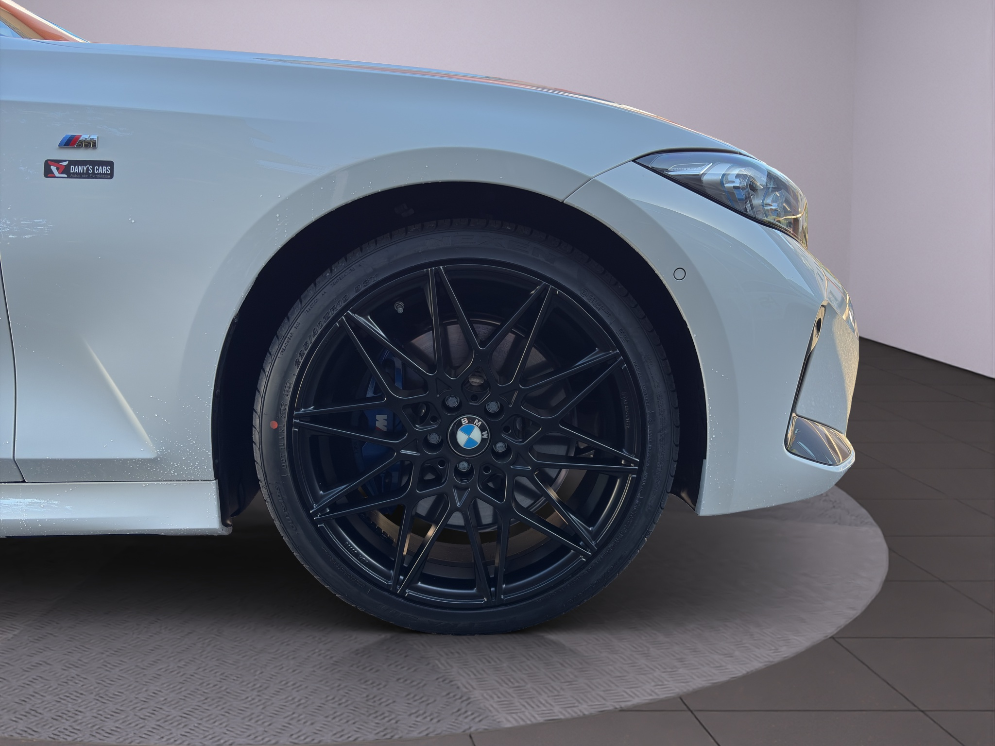 listing desktop thumbnail image 3