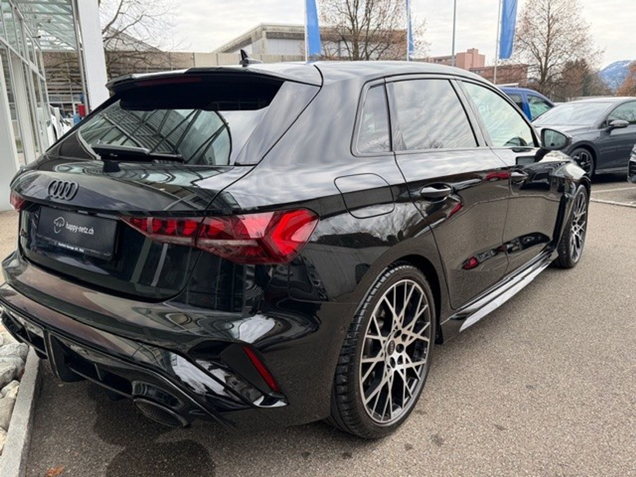 listing desktop thumbnail image 2