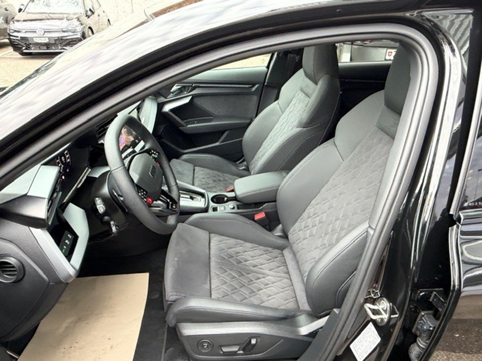 listing desktop thumbnail image 8