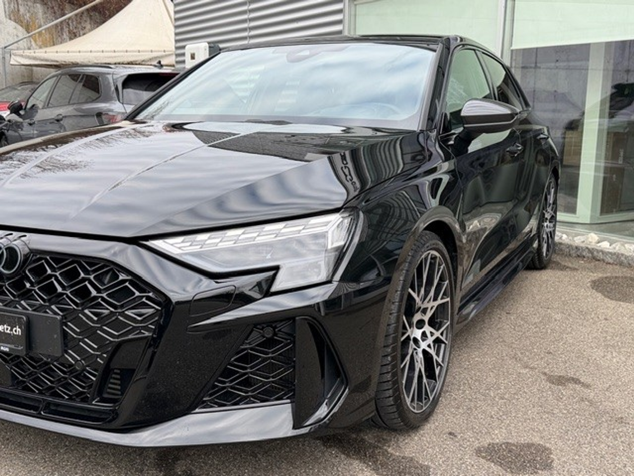 listing desktop thumbnail image 5