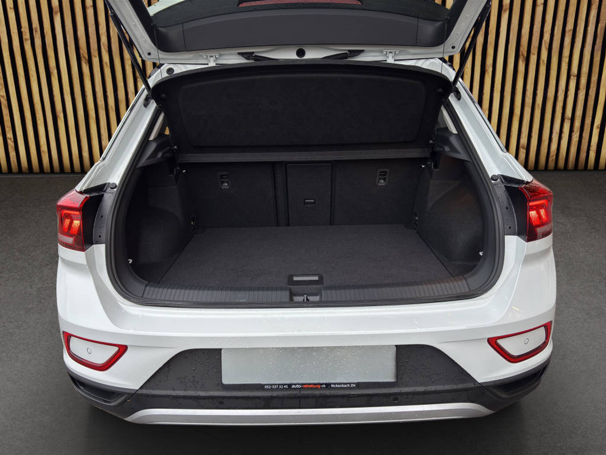 listing desktop thumbnail image 14