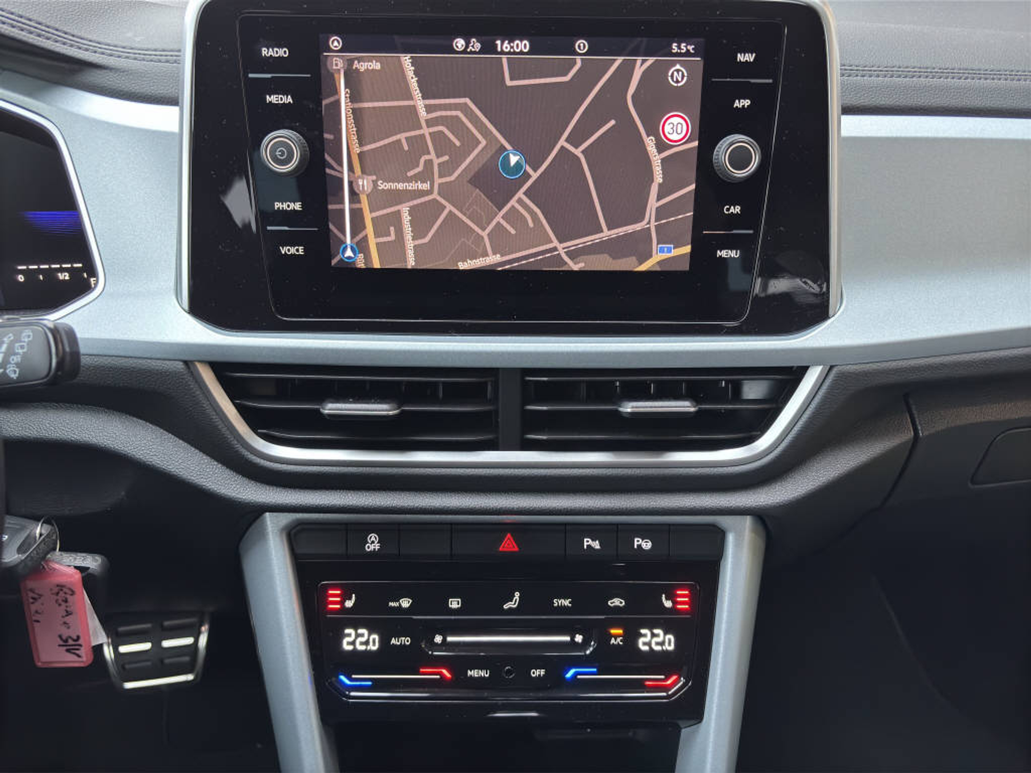 listing desktop thumbnail image 9