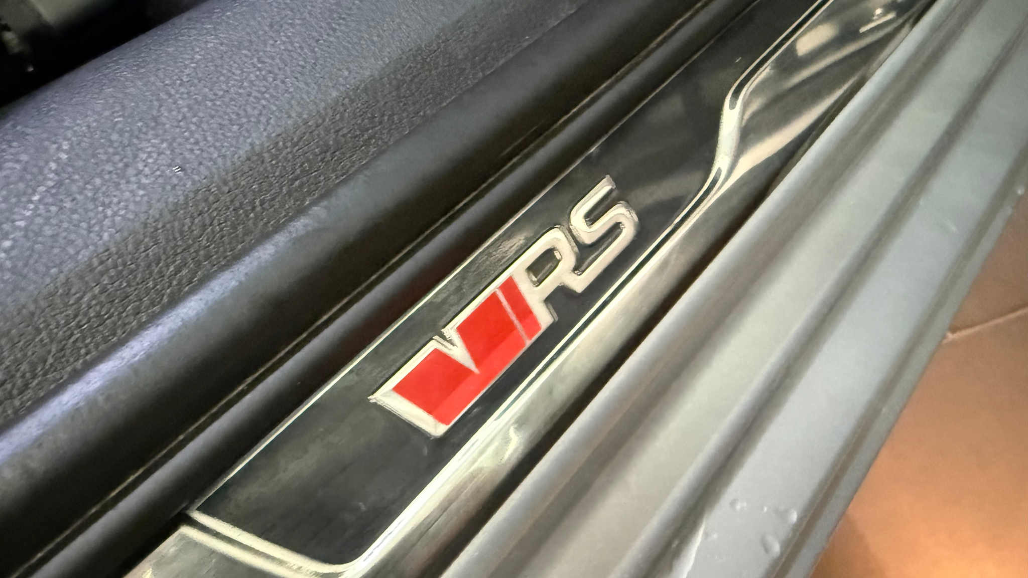 listing desktop thumbnail image 2