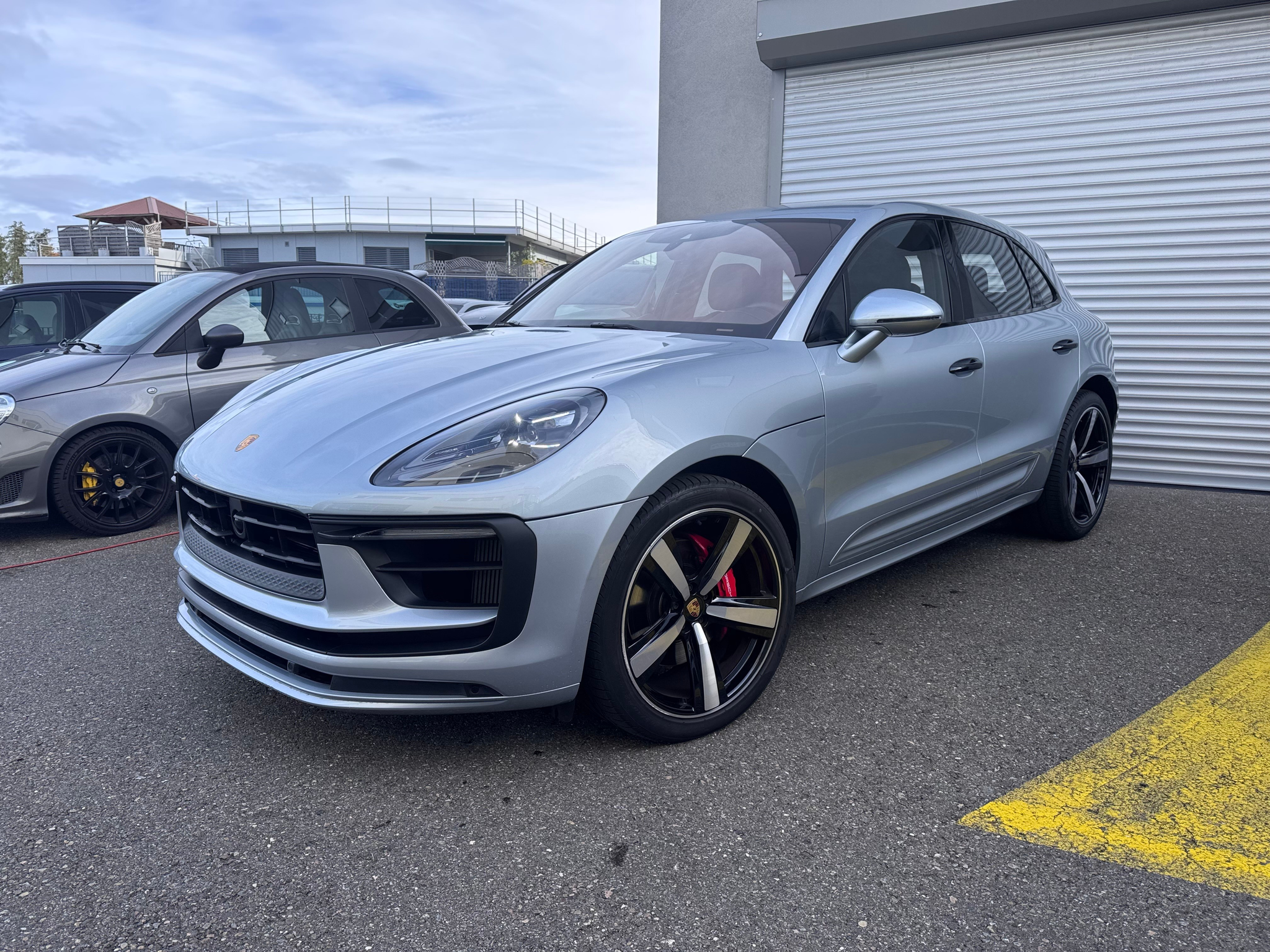 listing desktop thumbnail image 1