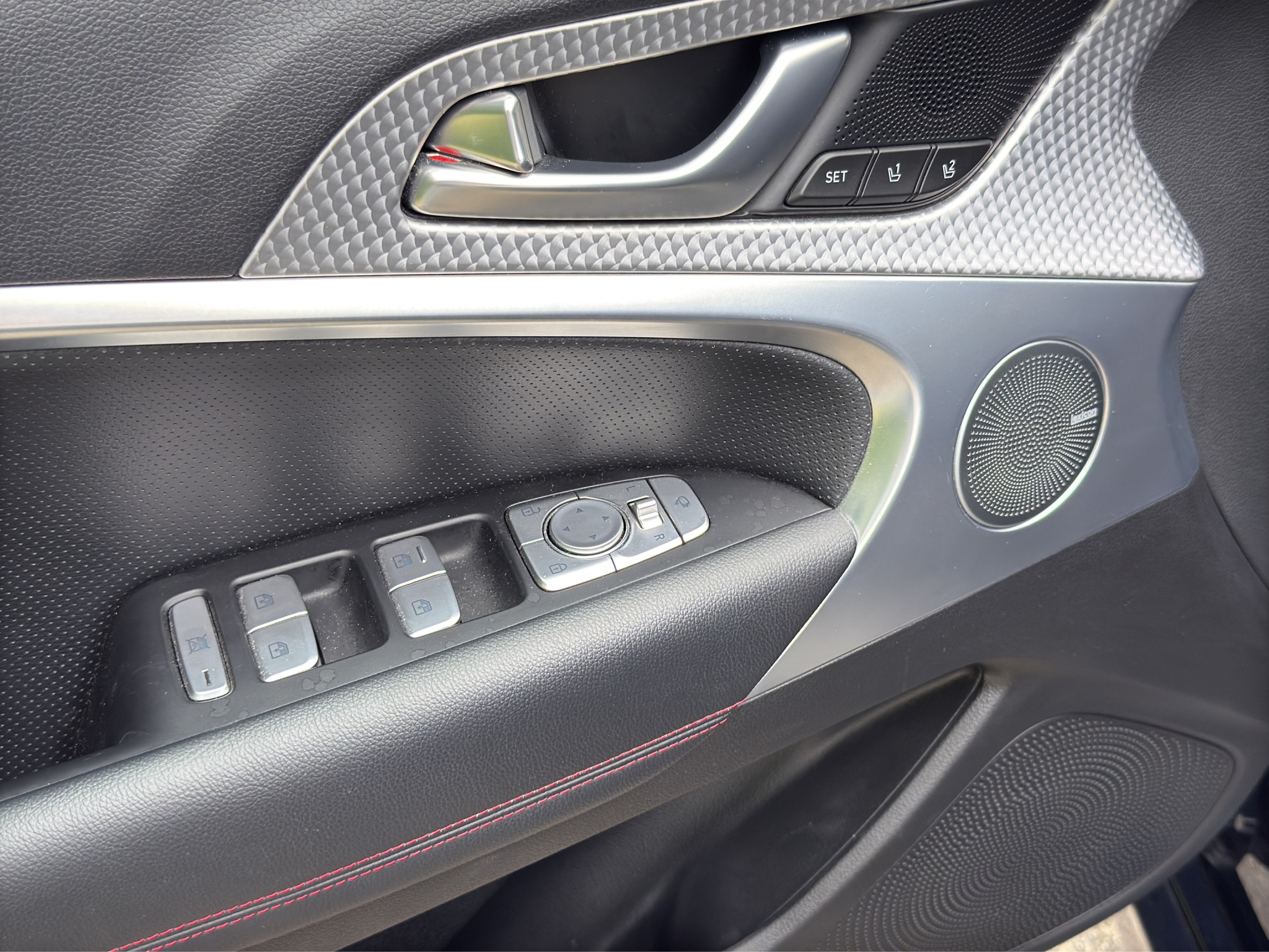 listing desktop thumbnail image 10