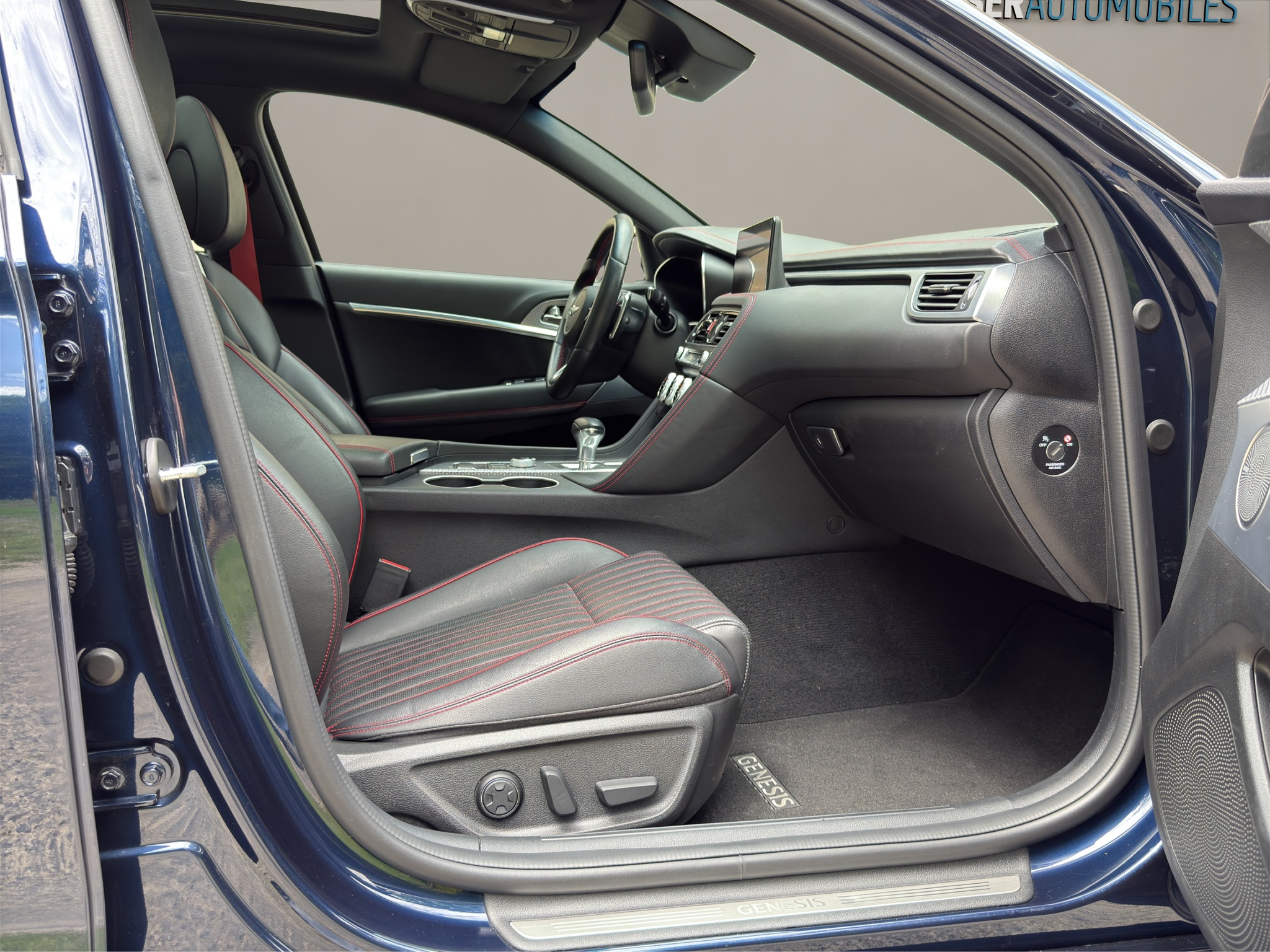 listing desktop thumbnail image 18