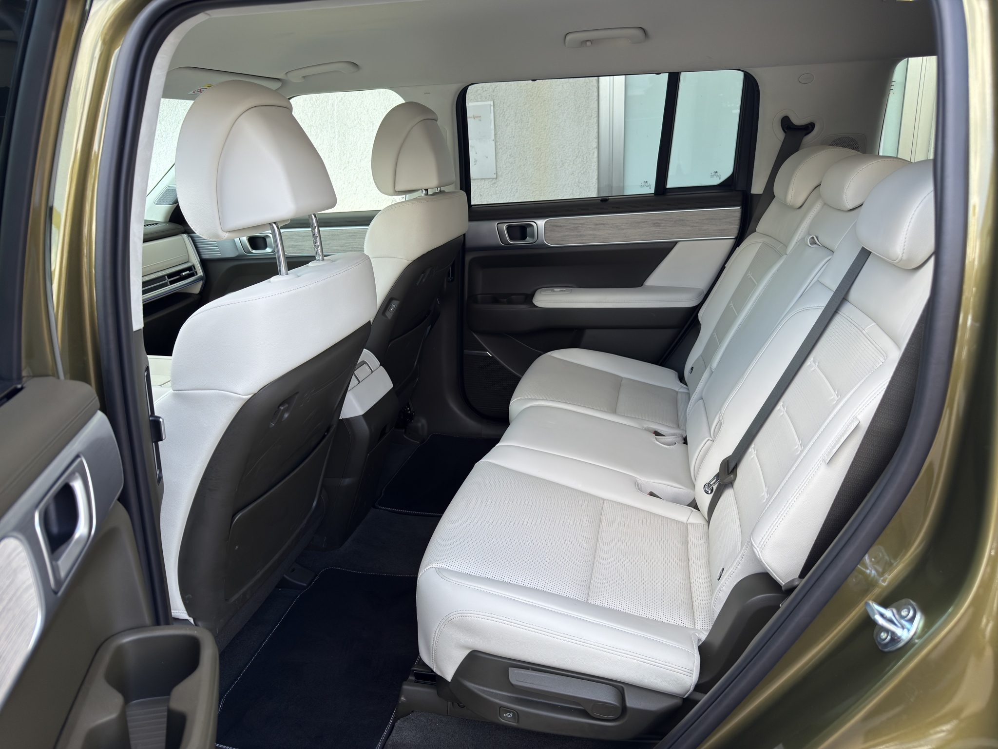 listing desktop thumbnail image 10