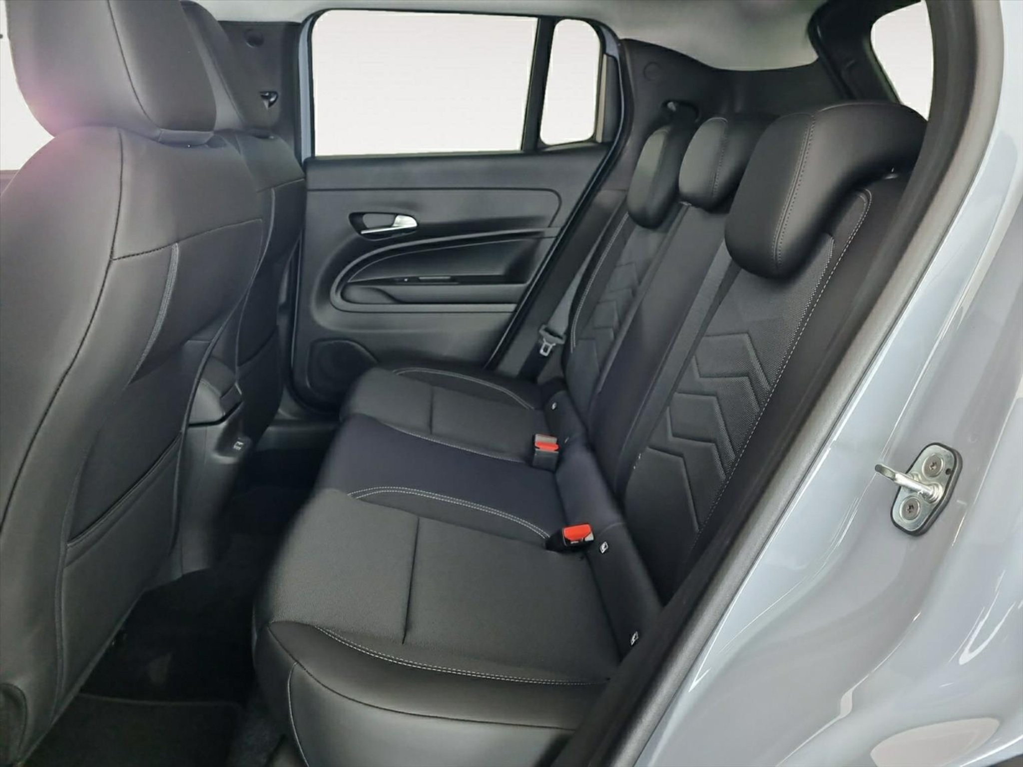 listing desktop thumbnail image 14