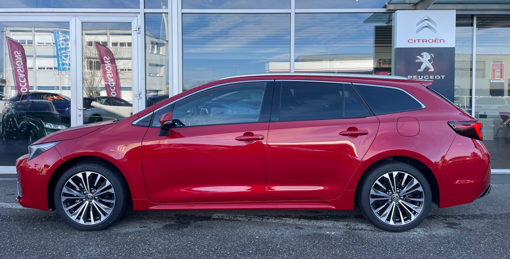 listing desktop thumbnail image 4