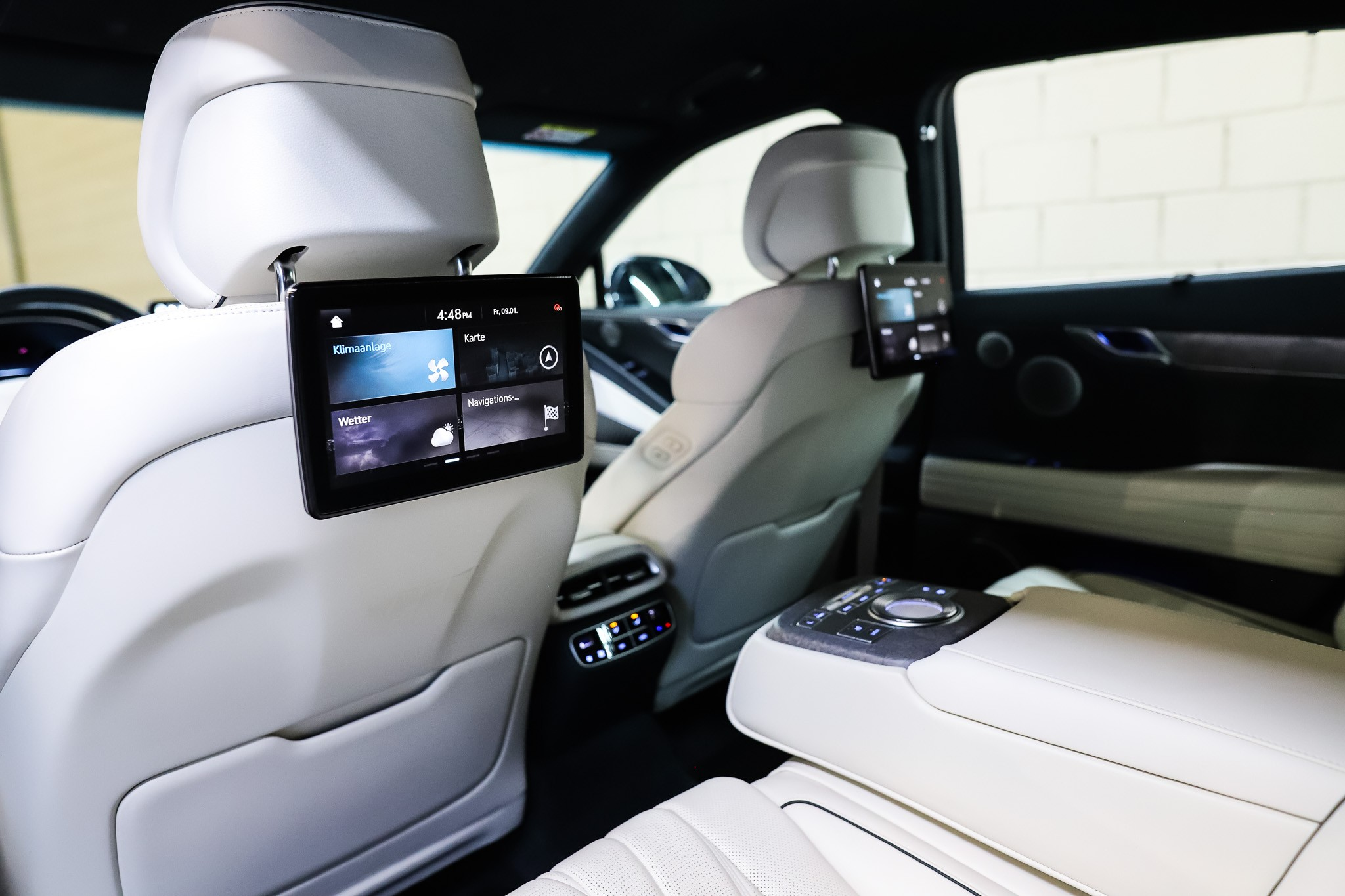 listing desktop thumbnail image 12