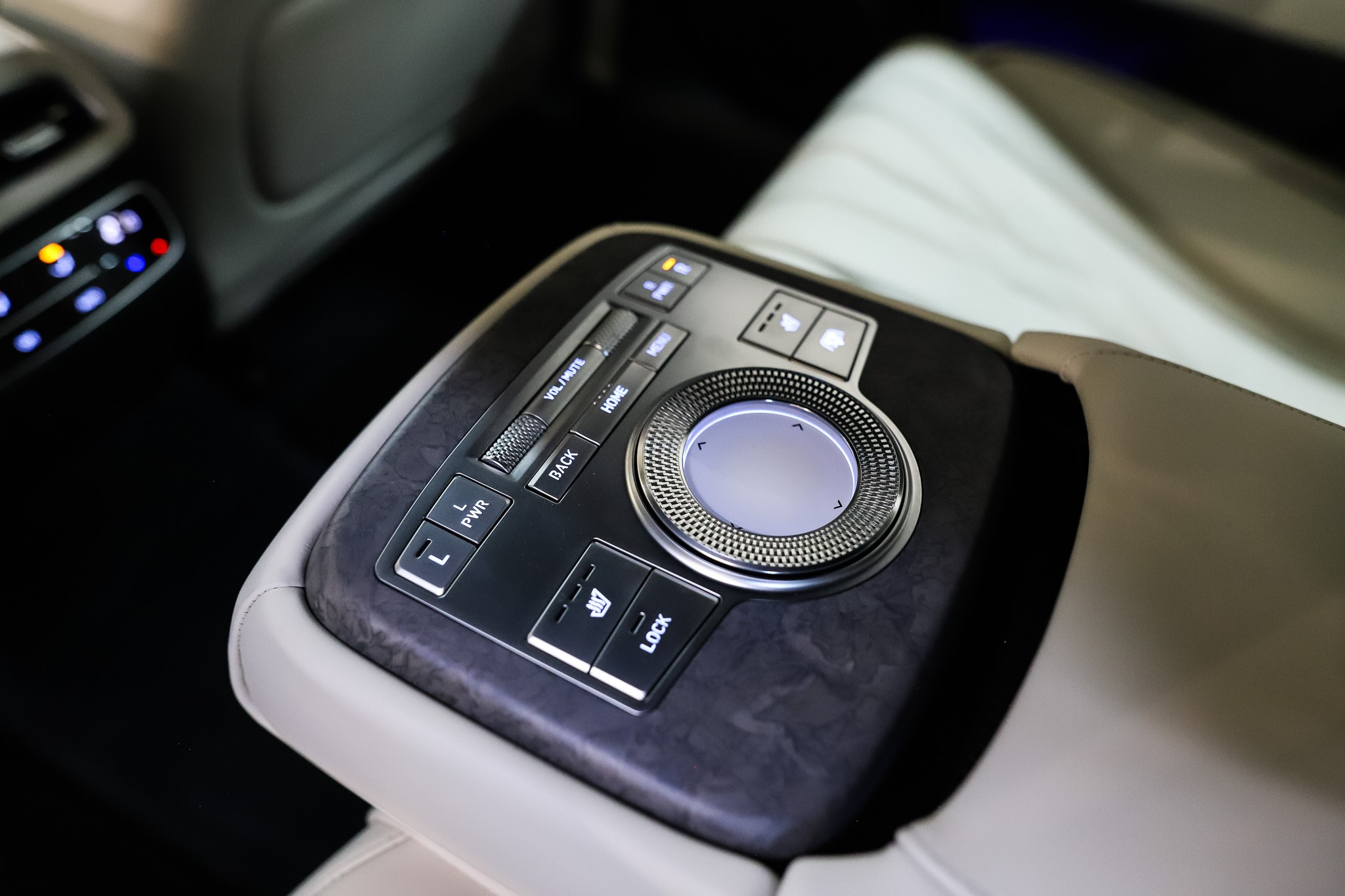 listing desktop thumbnail image 13