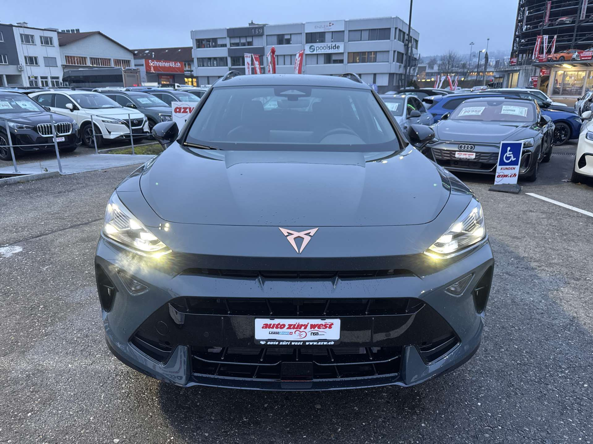 listing desktop thumbnail image 13