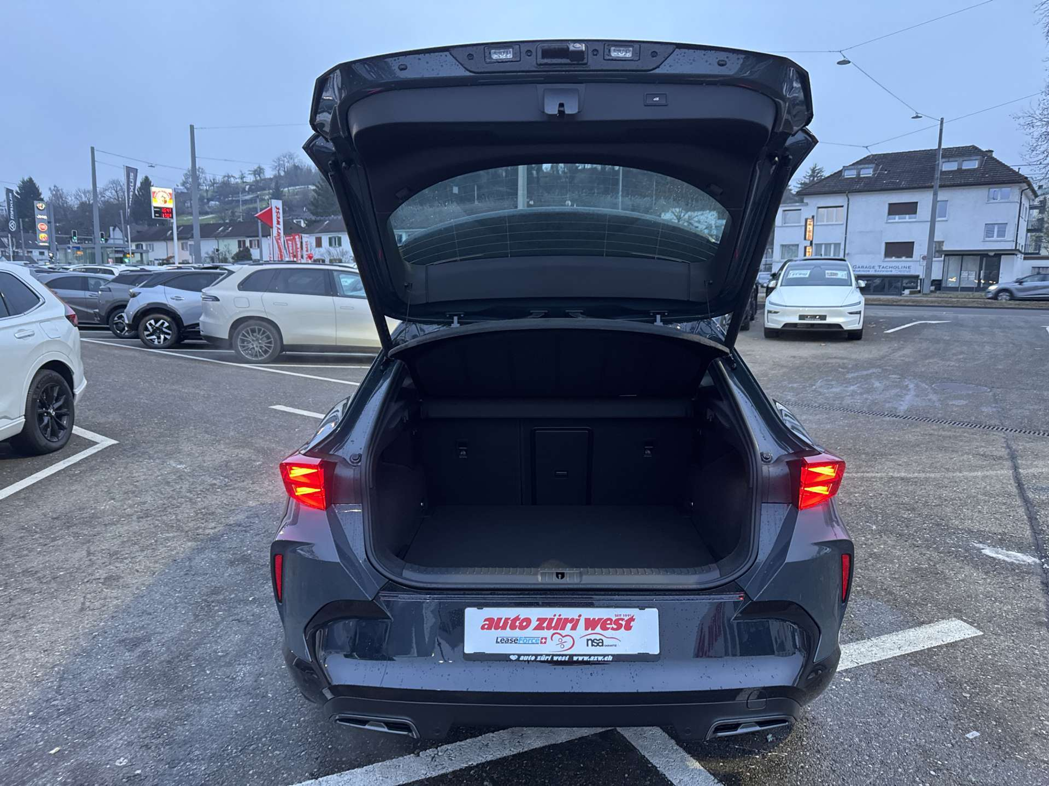 listing desktop thumbnail image 7