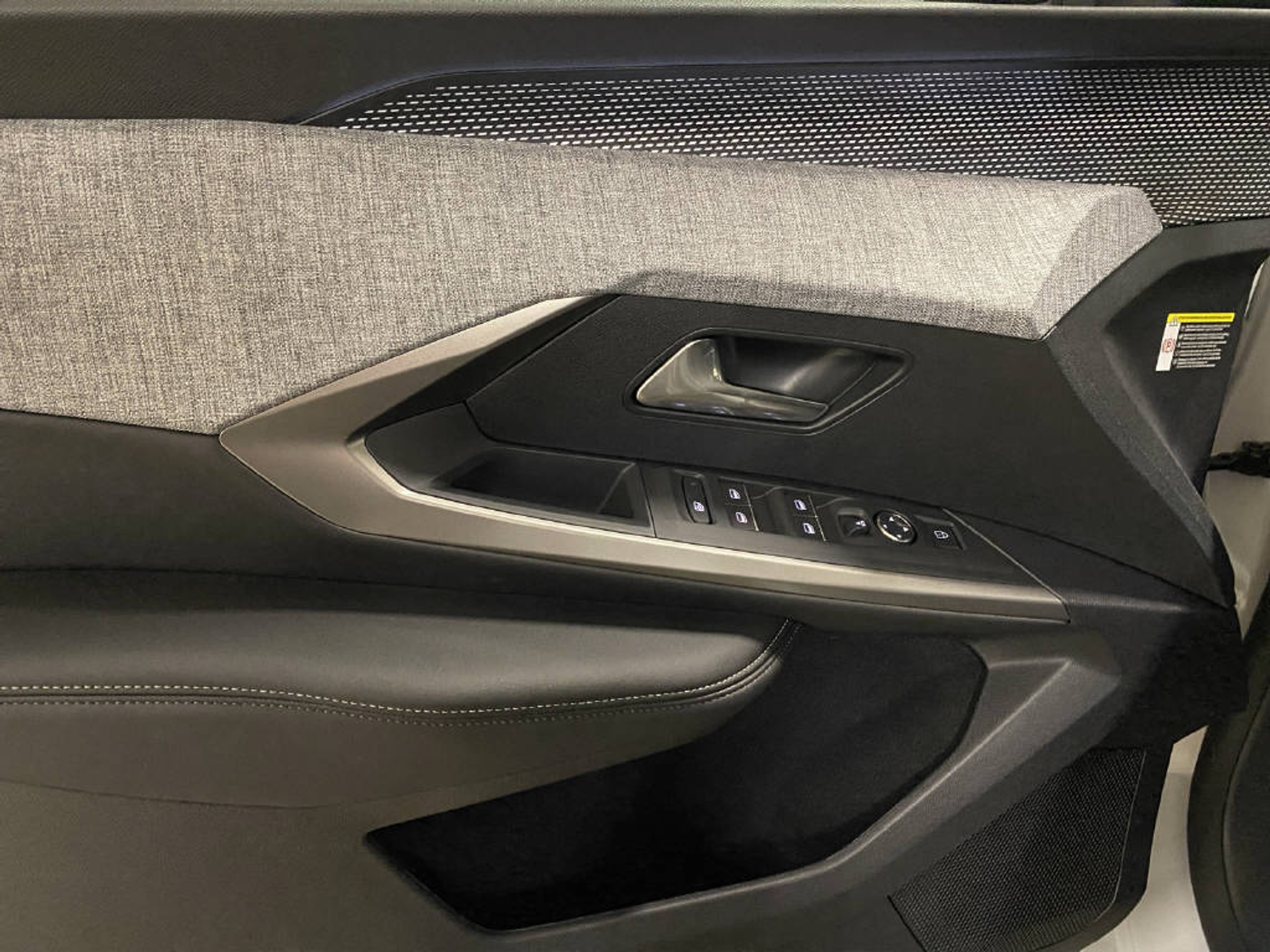 listing desktop thumbnail image 11