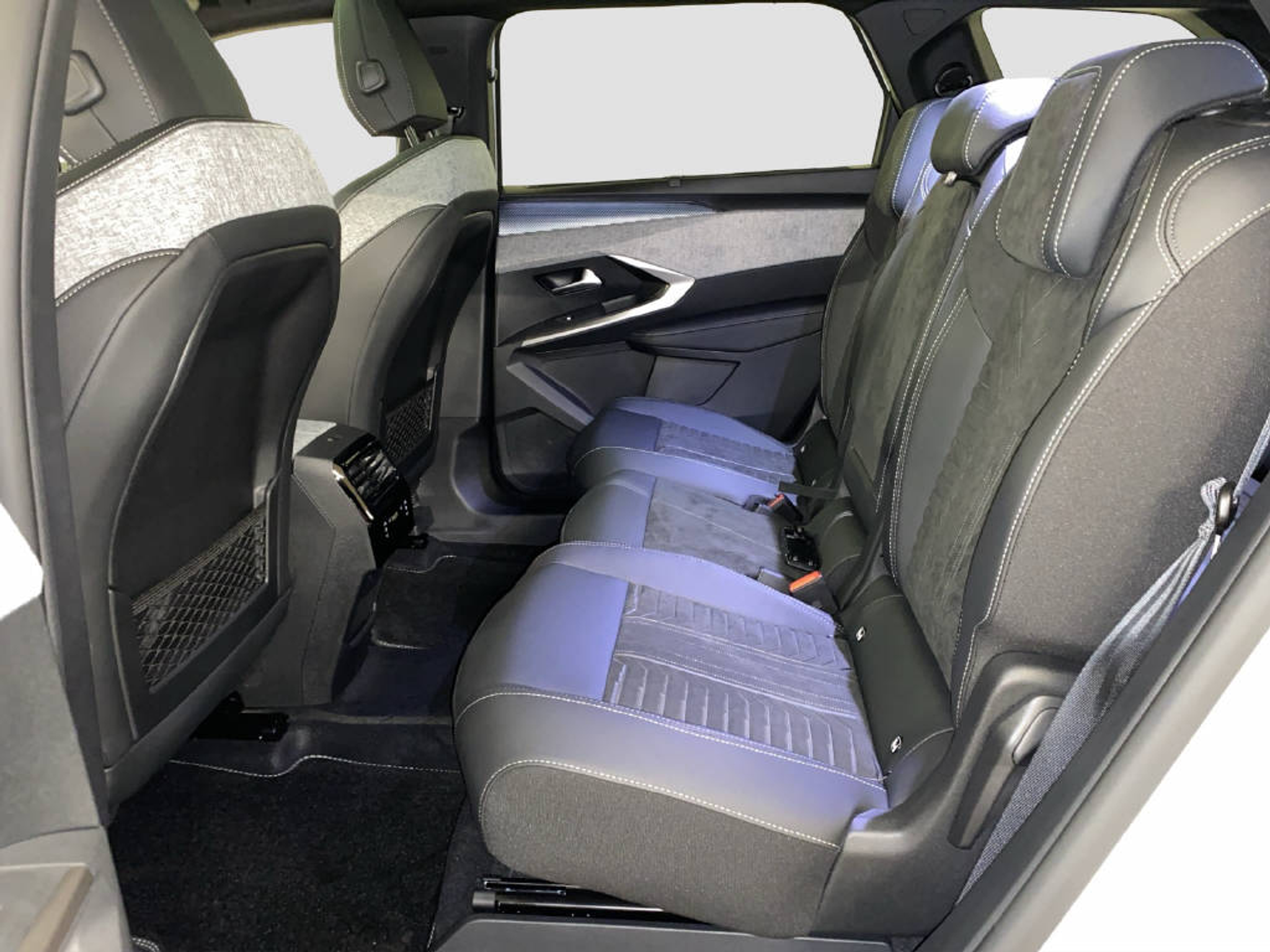 listing desktop thumbnail image 12