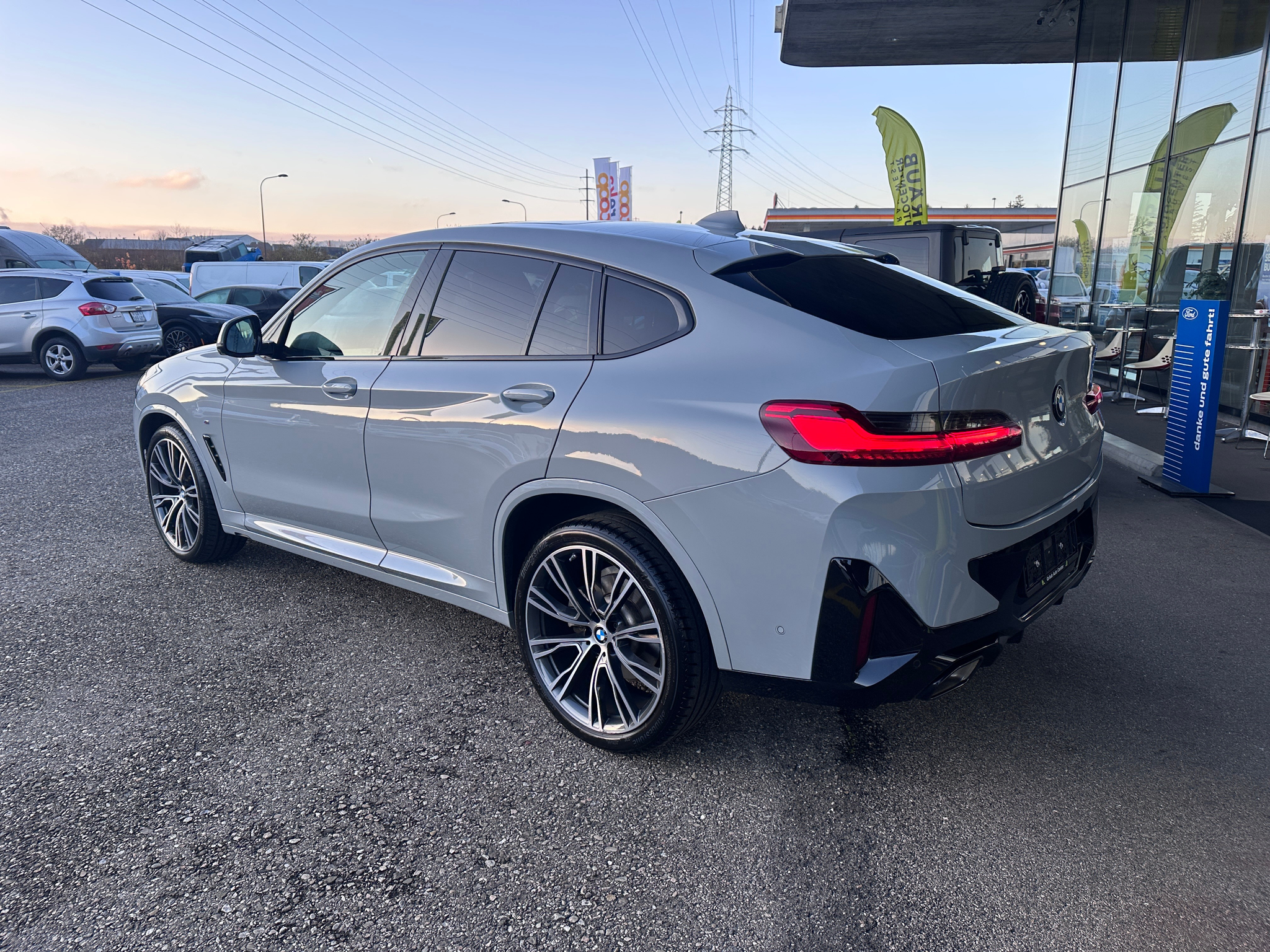 listing desktop thumbnail image 4